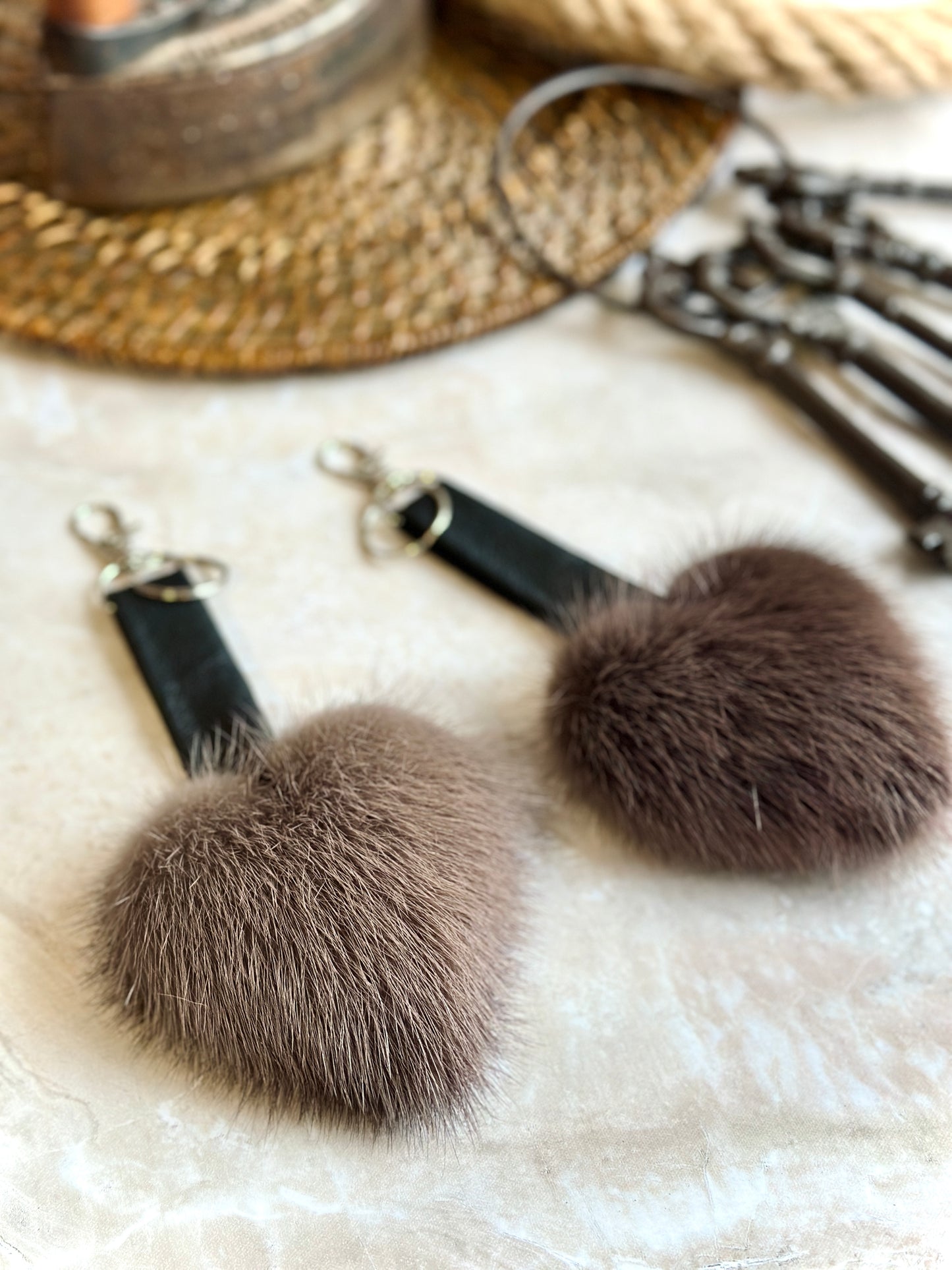 Porte clés en fourrure recyclée « p’tit coeur » Réversible