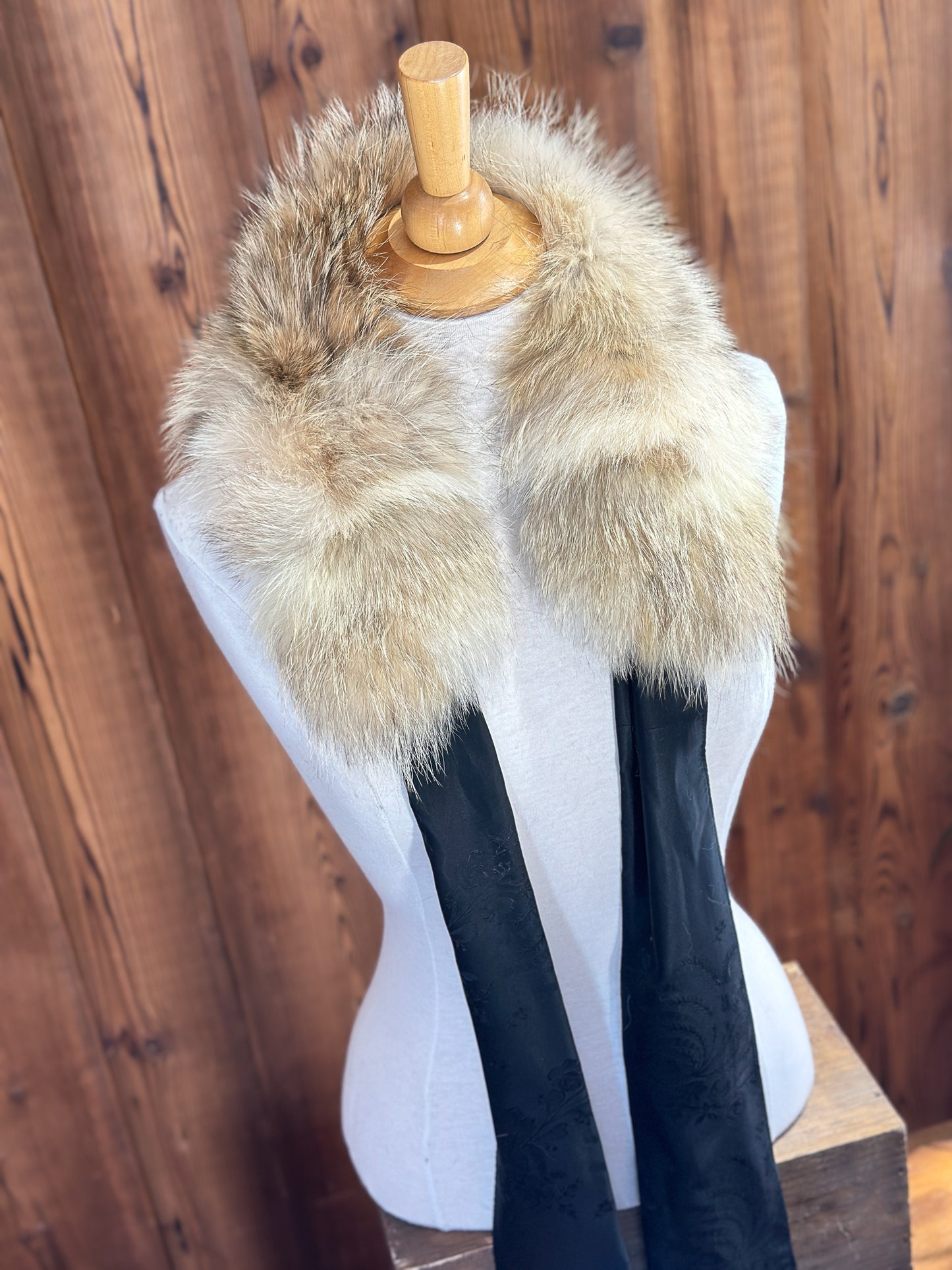 Foulard tout en fourrure avec boucle