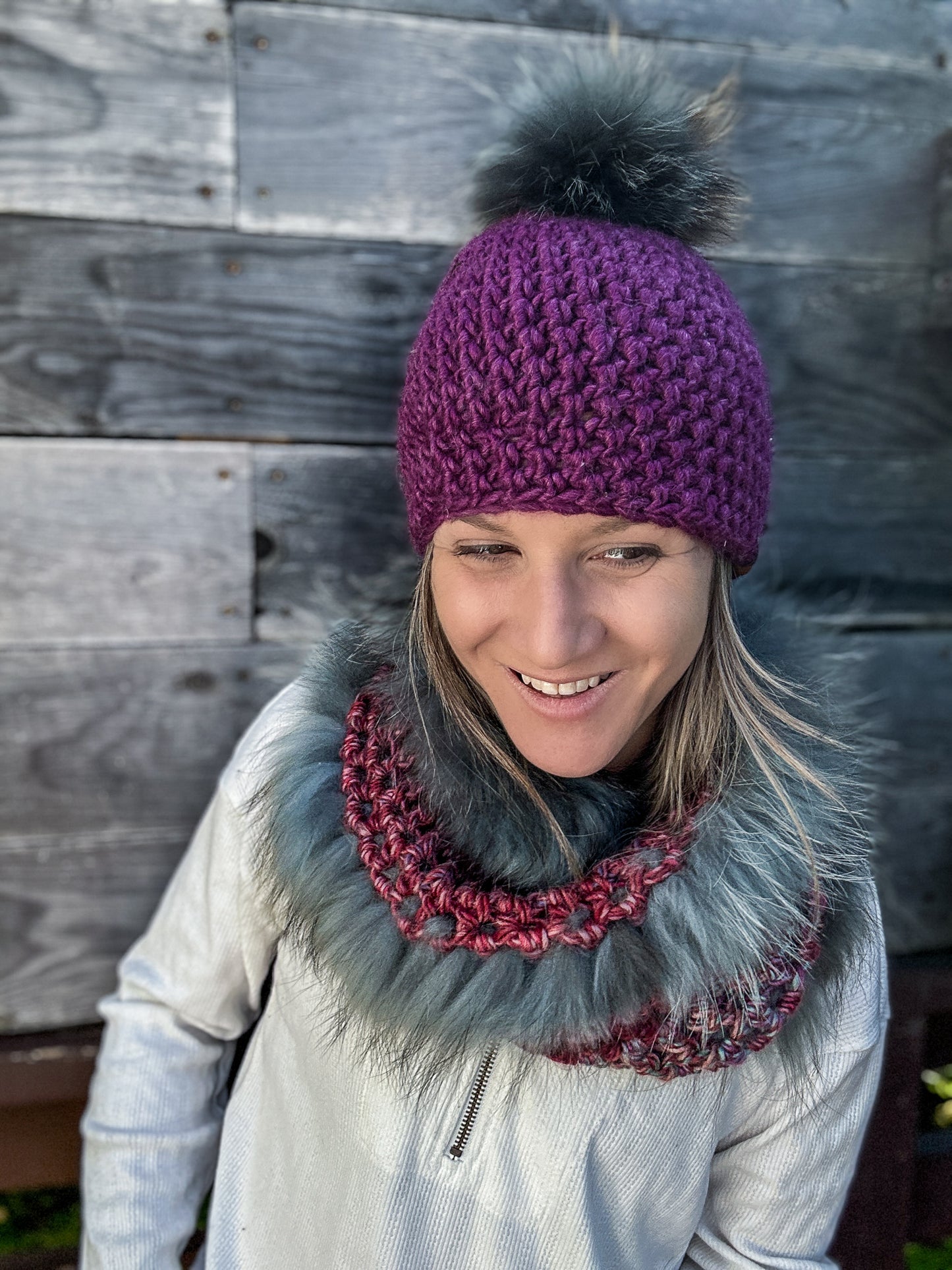 Ensemble tuque à pompon et foulard avec fourrure