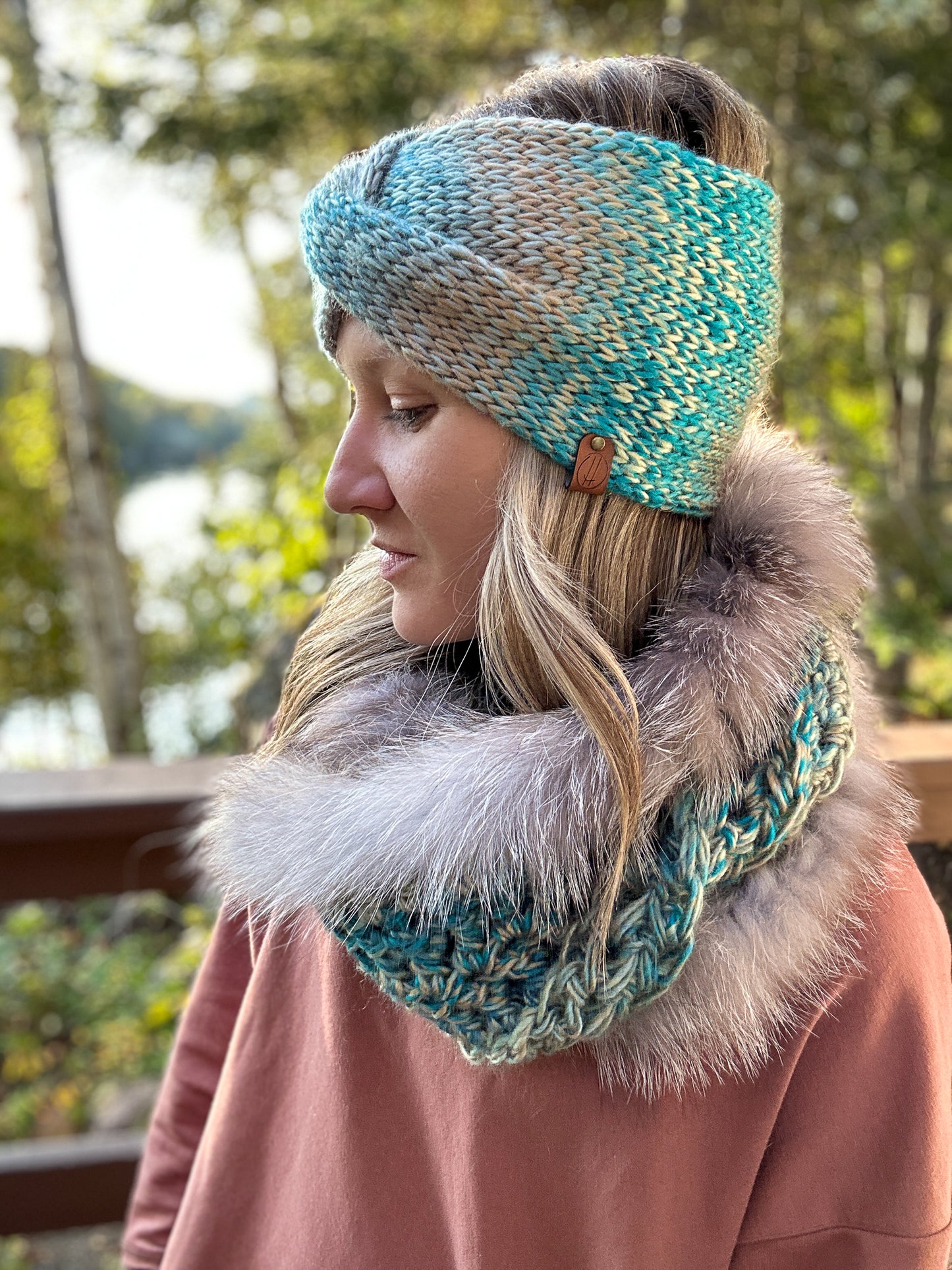Ensemble cache-oreille et foulard avec fourrure