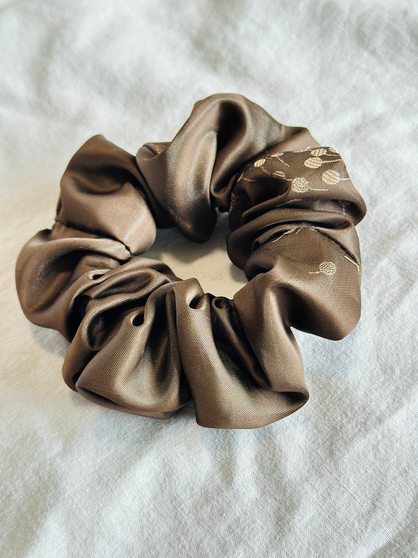 chouchou pour cheveux en satin / Satin Hair Scrunchies