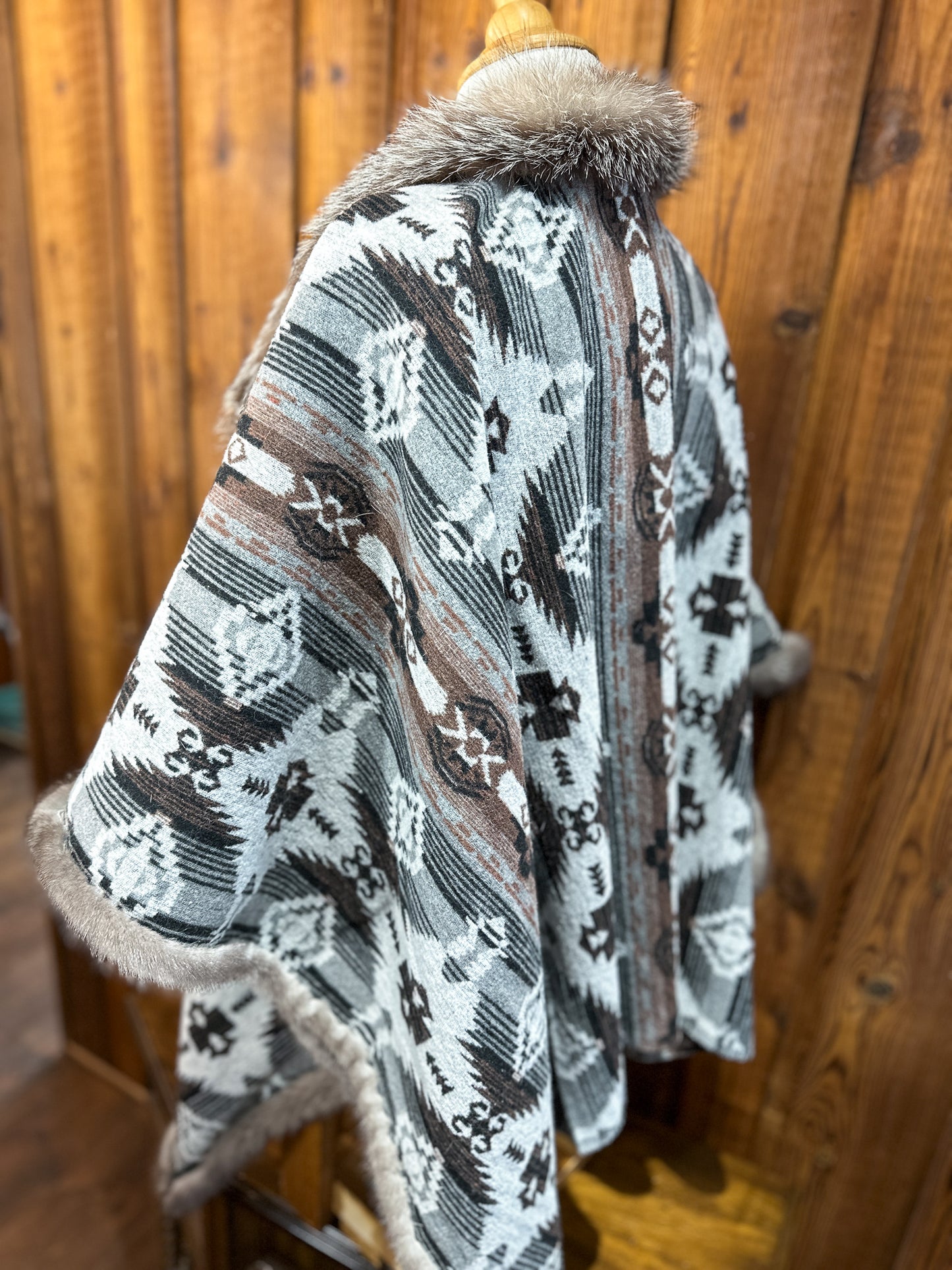 Châle couverture avec fourrure recyclée - Gris