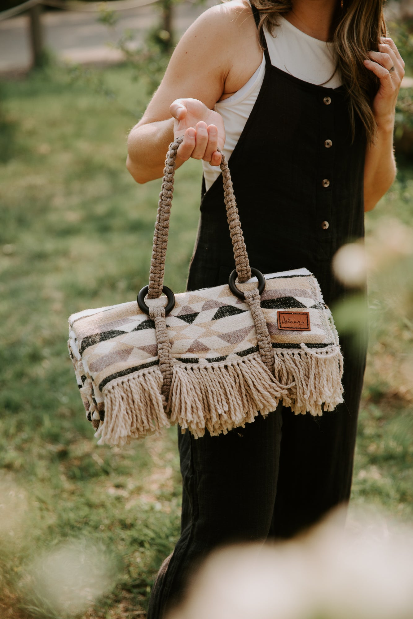 Adjustable macramé cord, gray