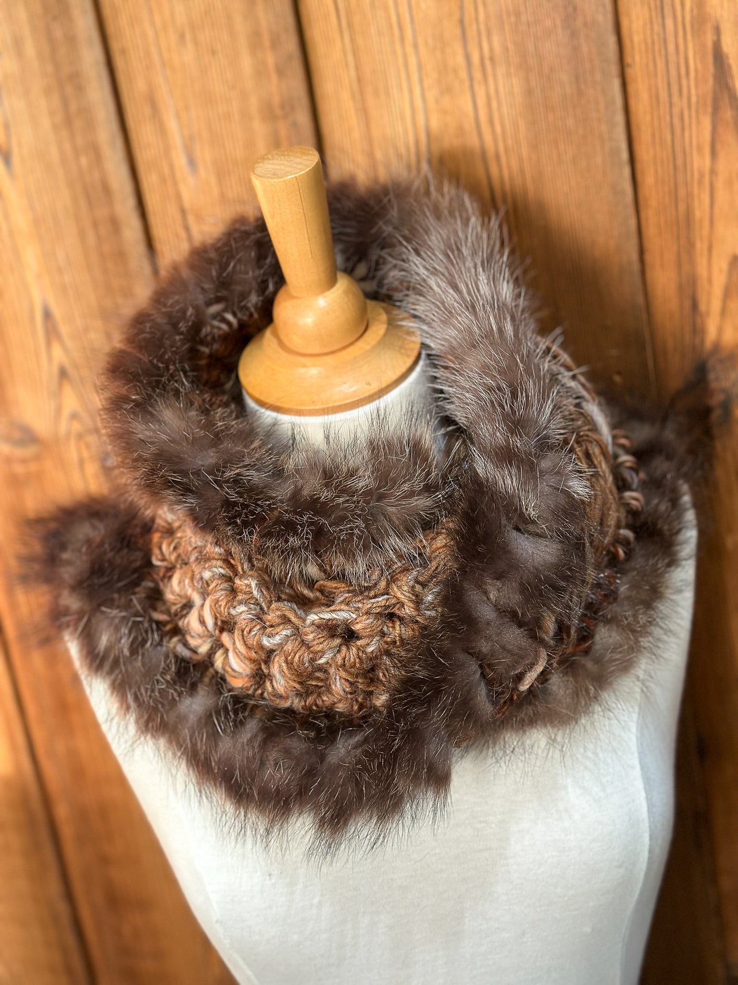 Foulard avec fourrure recyclée, Marron