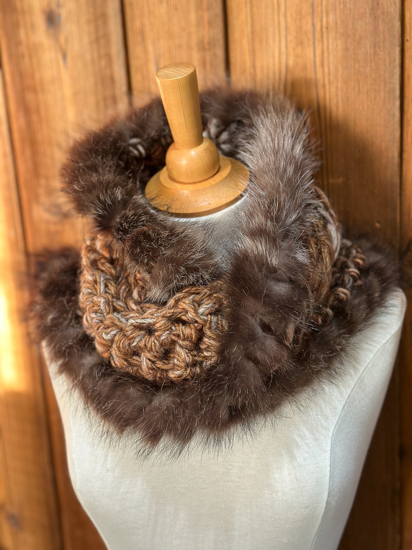 Foulard avec fourrure recyclée, Marron