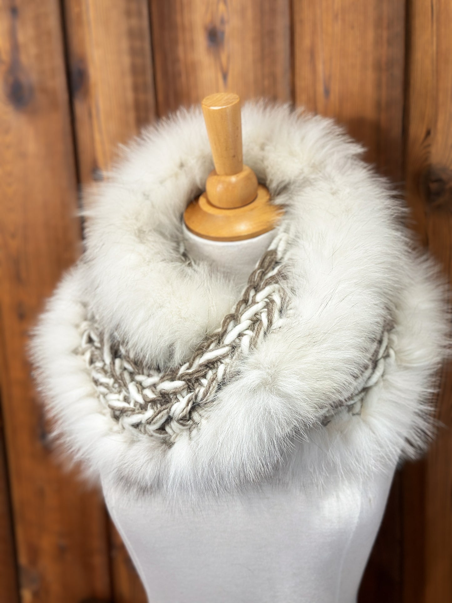 Ensemble Foulard beige et taupe avec fourrure recyclée et mitaines