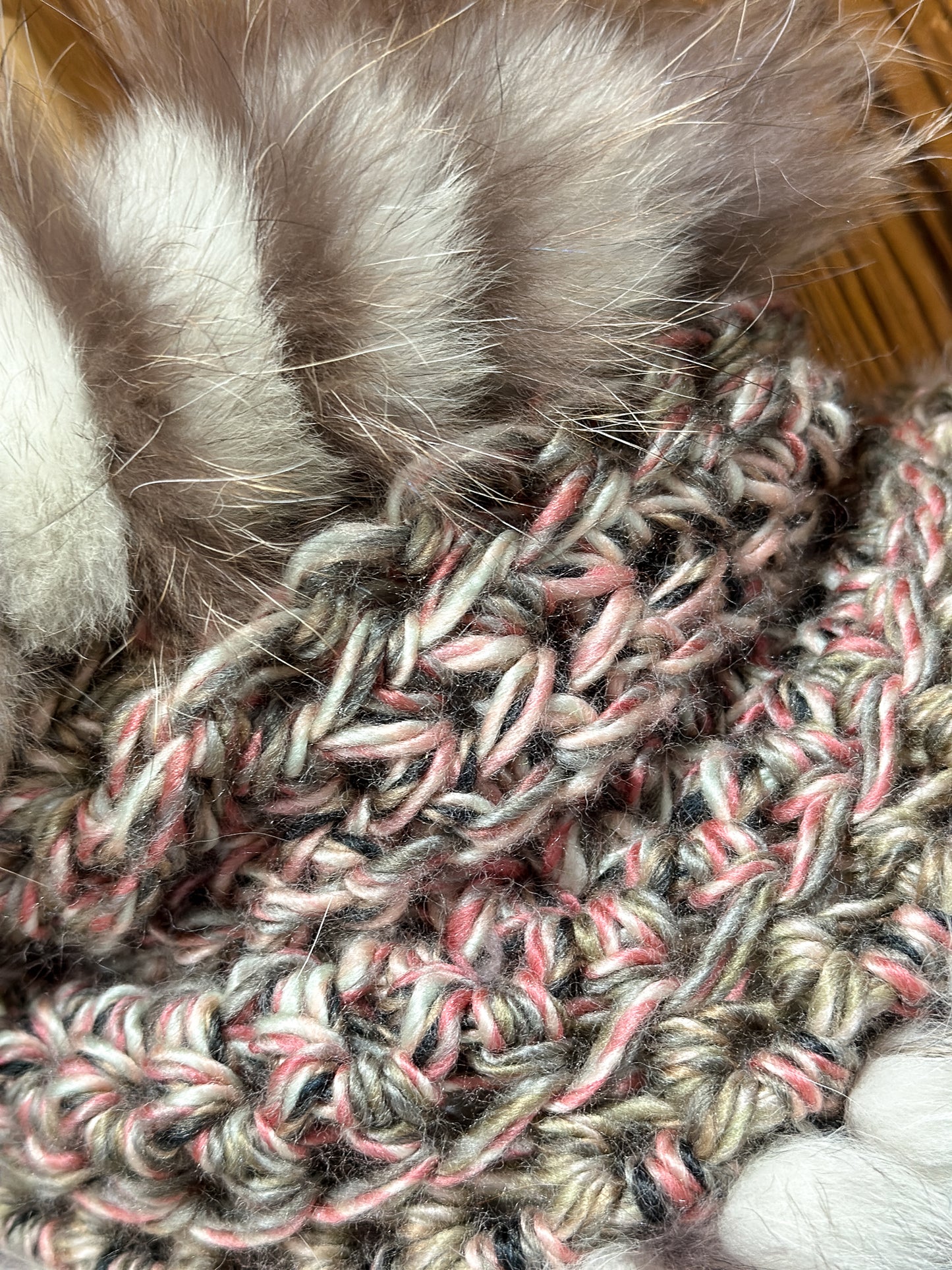 Foulard Rose et Gris avec fourrure recyclée - Renard