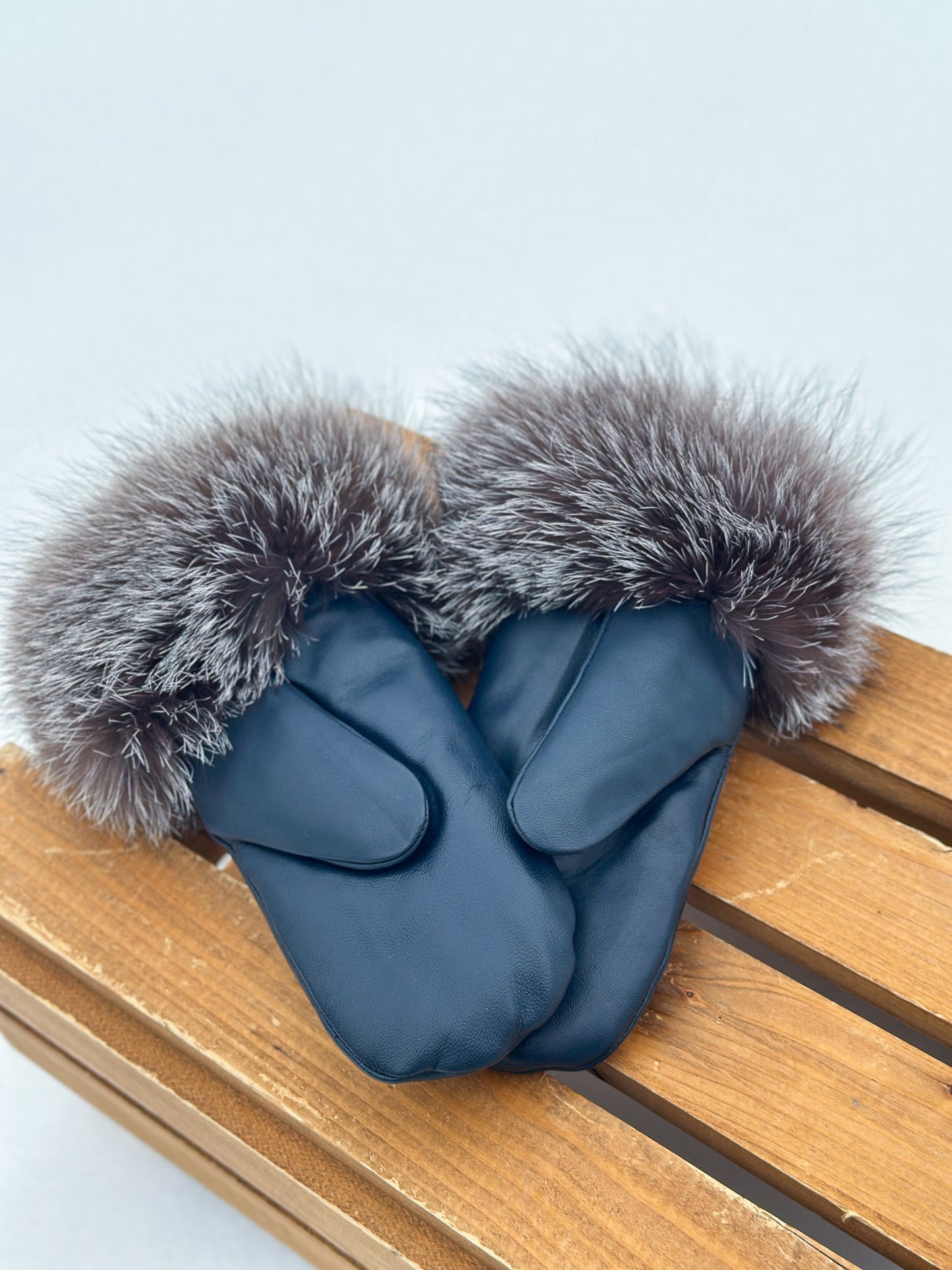 Mitaines en cuir bleu avec fourrure recyclée