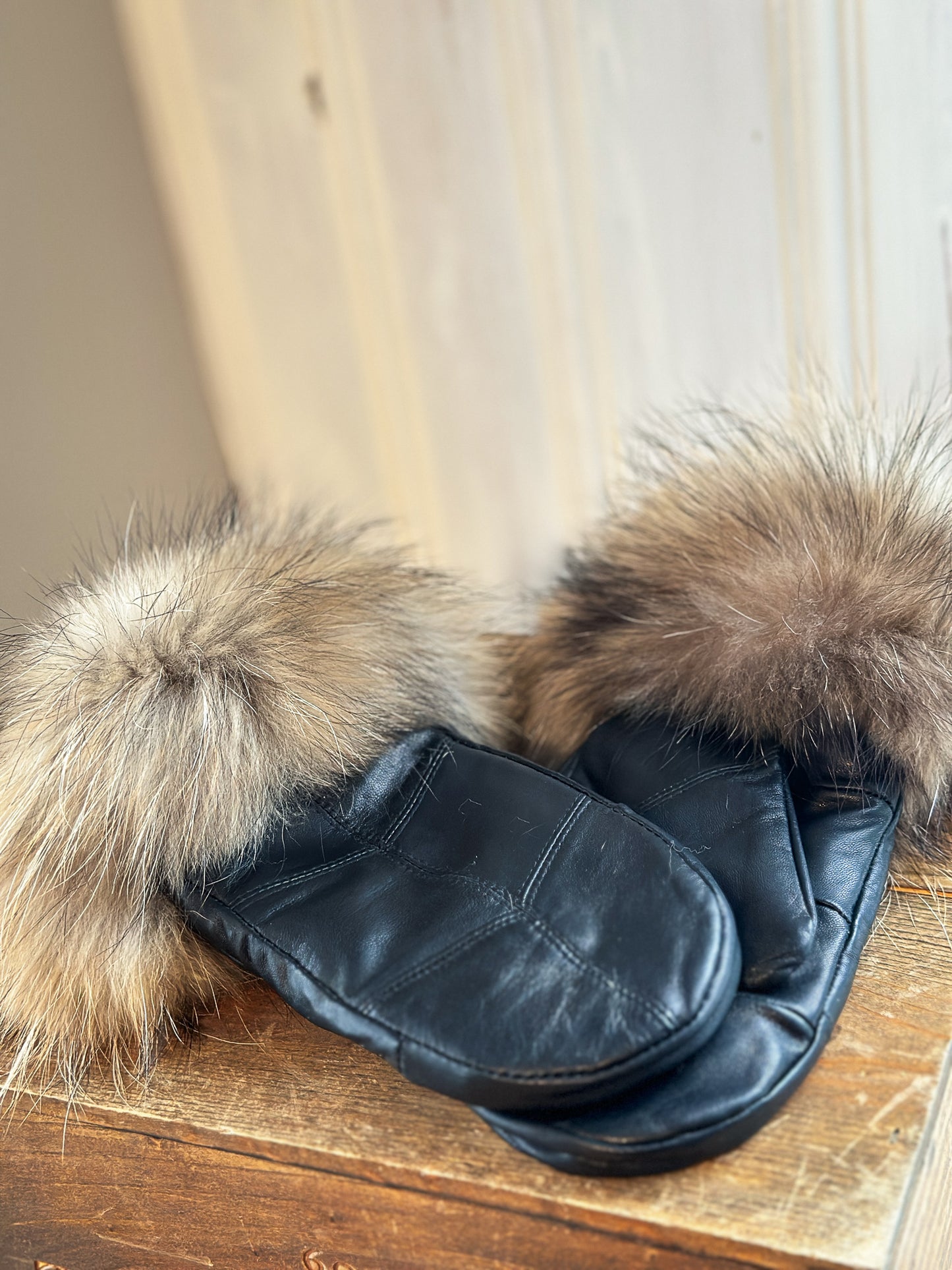 Mitaines en cuir avec fourrure recyclée