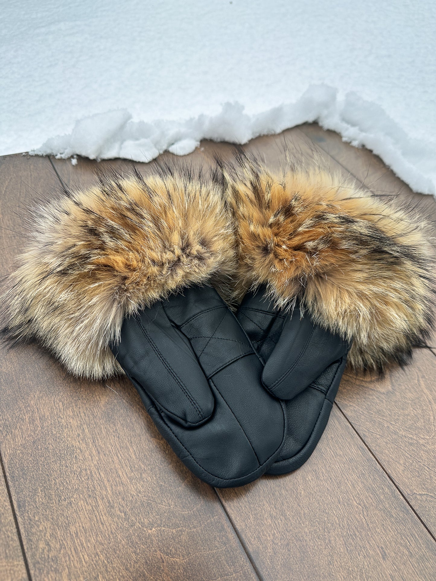 Mitaines en cuir noir avec fourrure recyclée- Coyote
