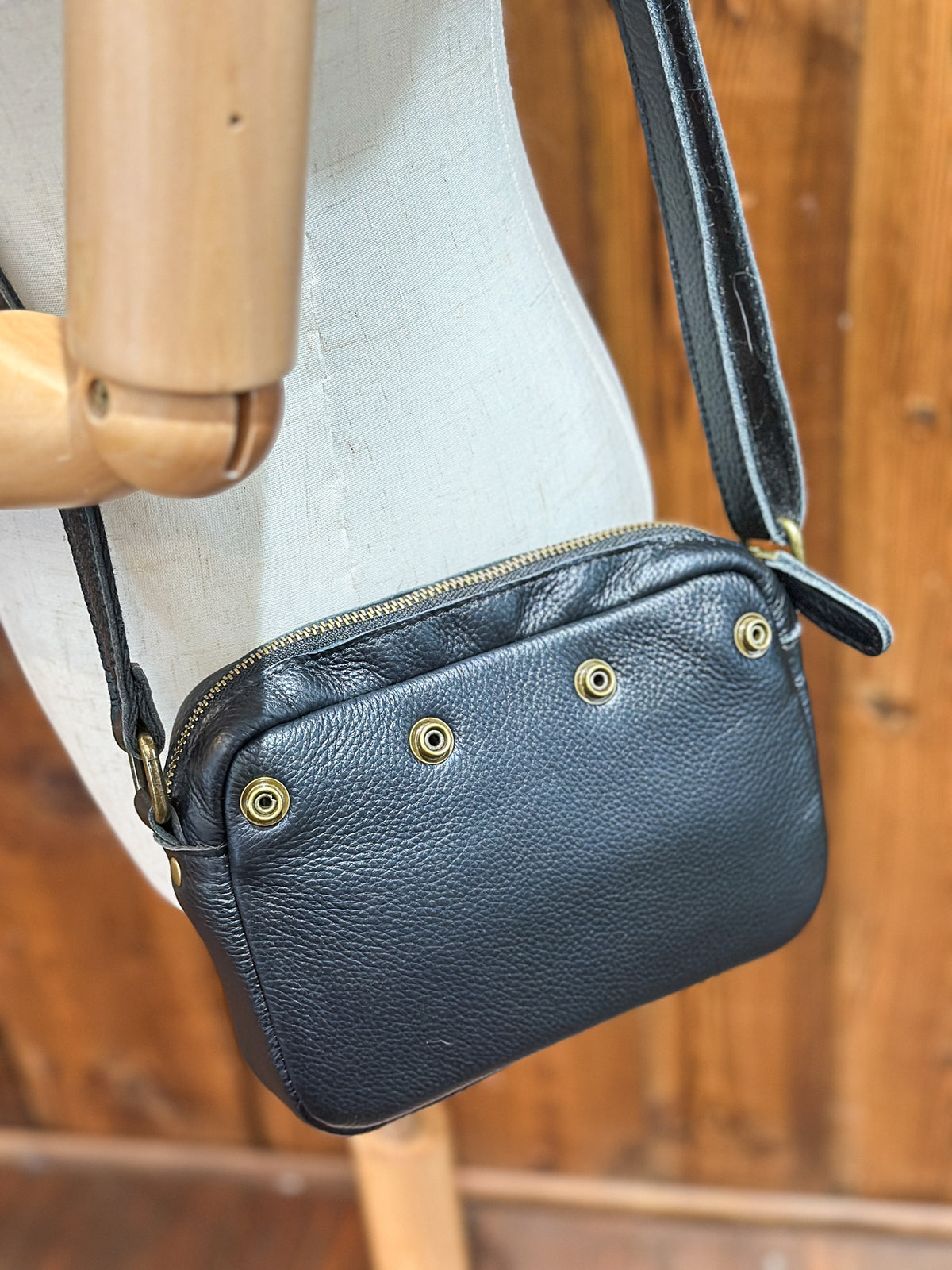 Sac à main avec rabat amovible fourrure - Noir