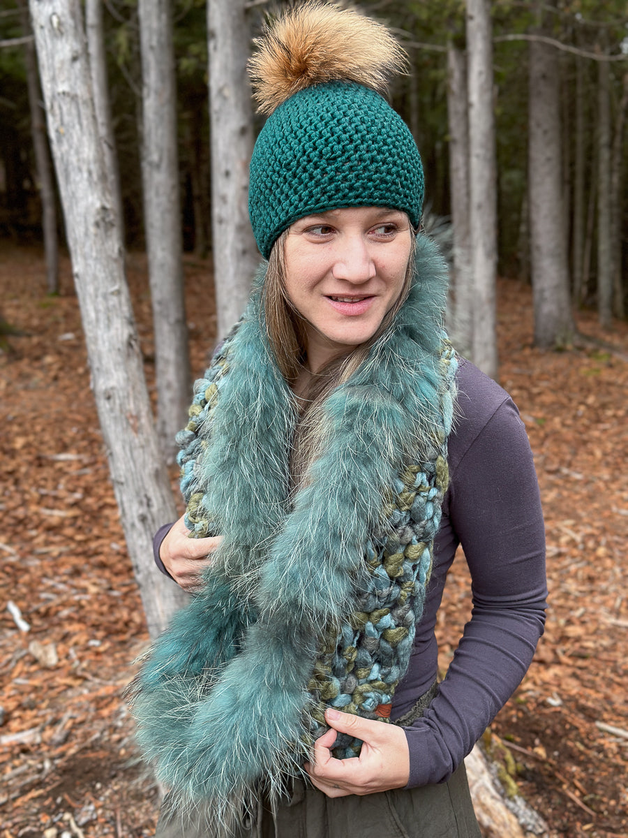 Merino beanie with recycled fur pompom