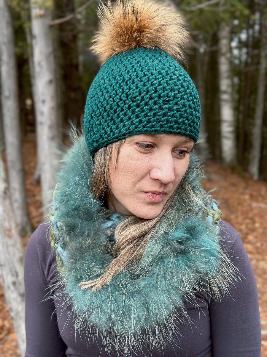 Merino beanie with recycled fur pompom