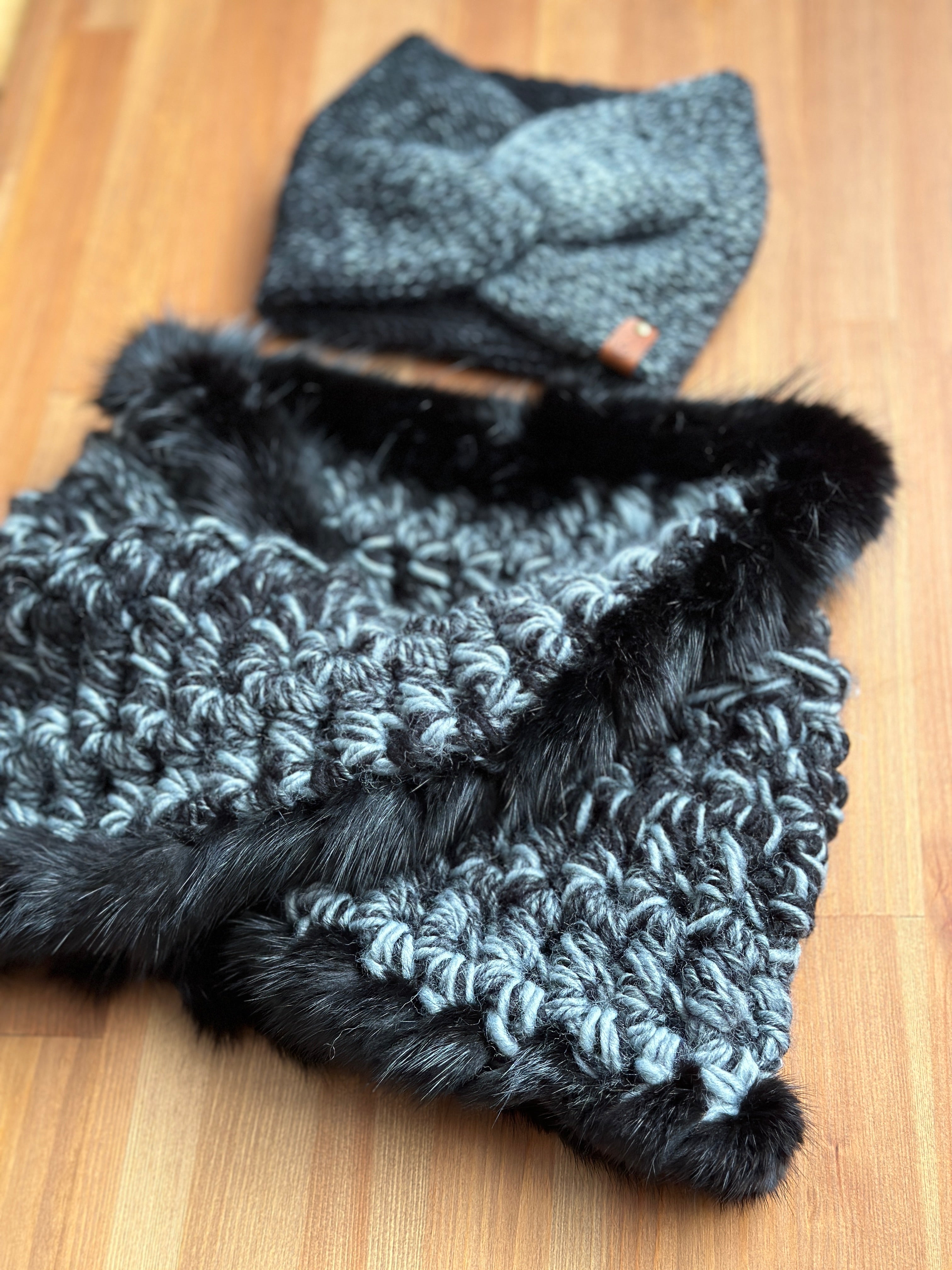 Foulard et bandeau avec torsade en tricot avec touche de fourrure recyclée  – Hélènou tricot & fourrure