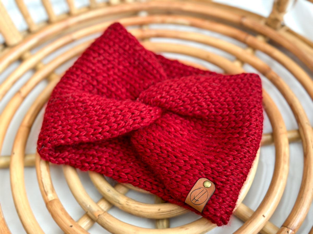  red cable knit headband in soft wool - handmade - one size - perfect gift idea