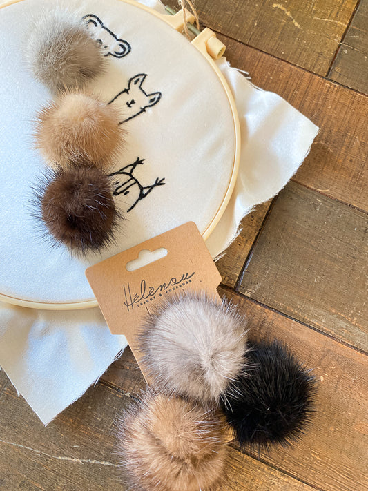 pompons de fourrure en trio