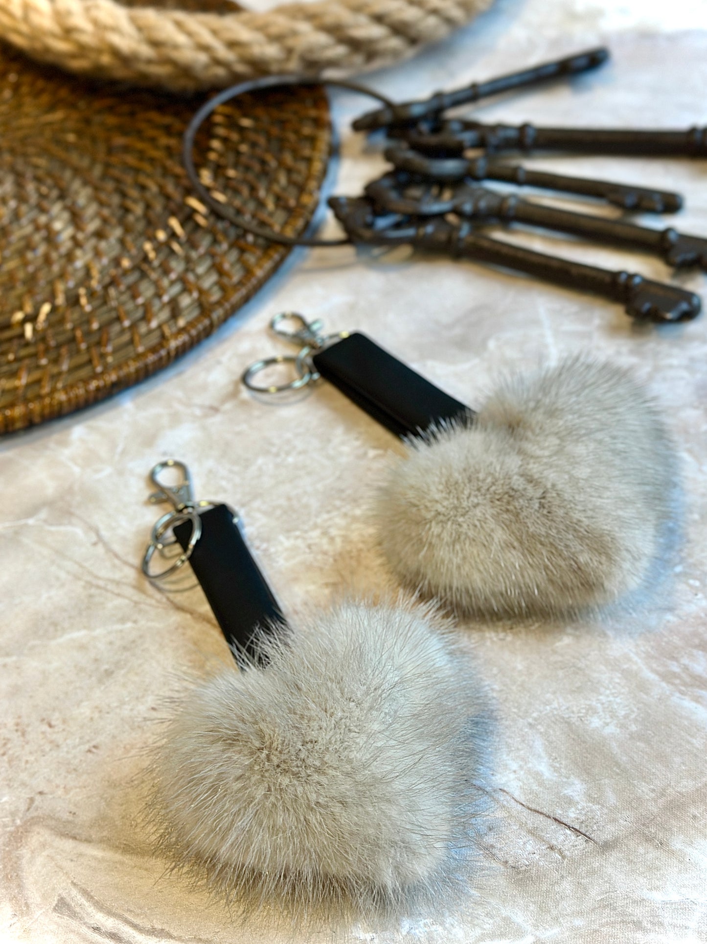 Porte clés en fourrure recyclée « p’tit coeur »