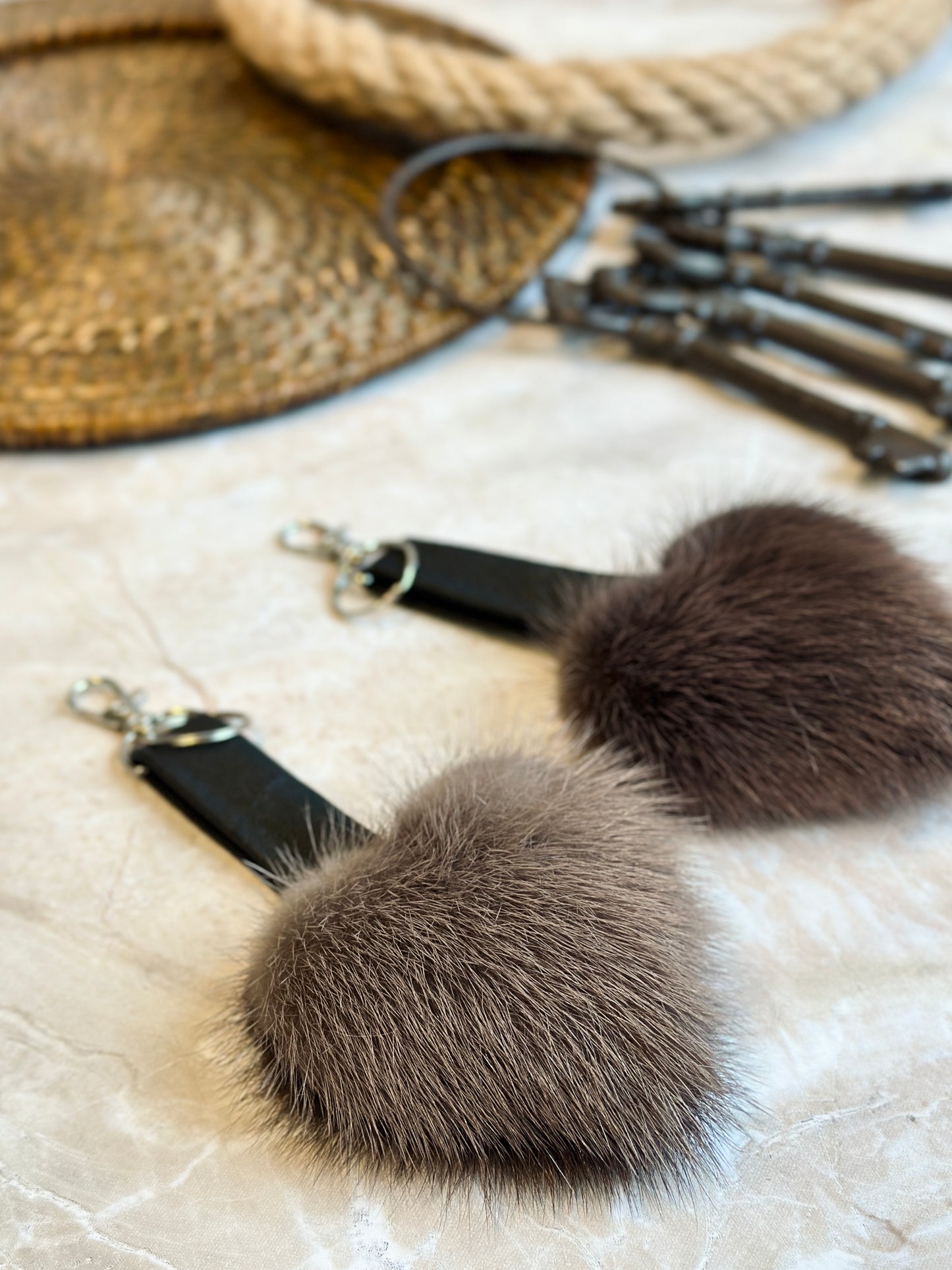 Porte clés en fourrure recyclée « p’tit coeur » Réversible