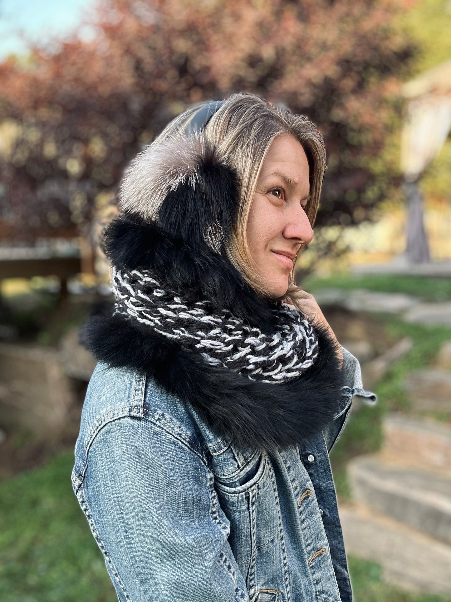 Foulard avec fourrure recyclée - Noir et gris