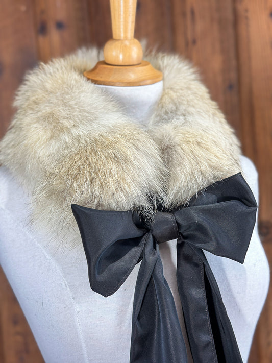 Foulard tout en fourrure avec boucle