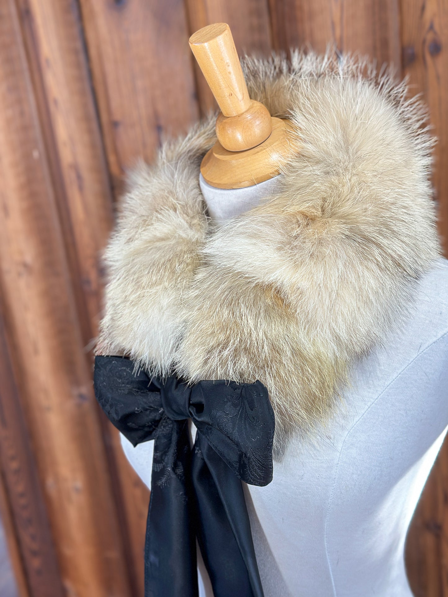 Foulard tout en fourrure avec boucle