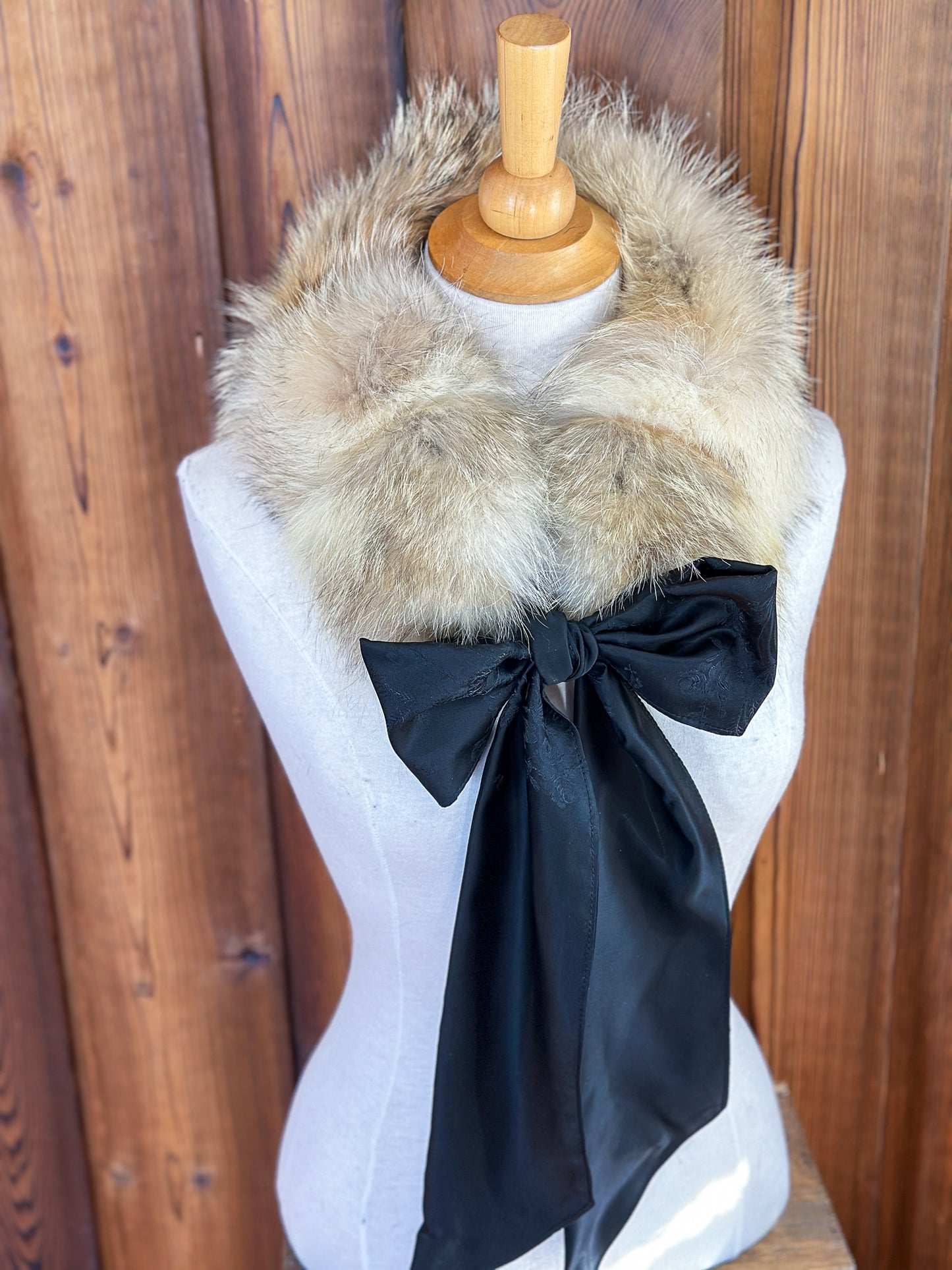 Foulard tout en fourrure avec boucle