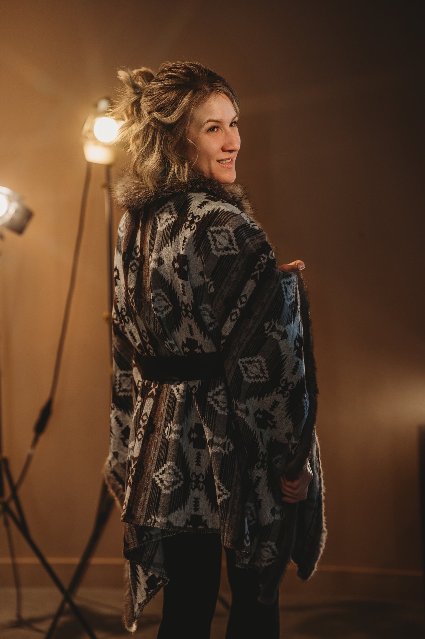 Châle couverture avec fourrure recyclée - Gris