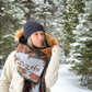 Foulard à capuchon amovible et réversible
