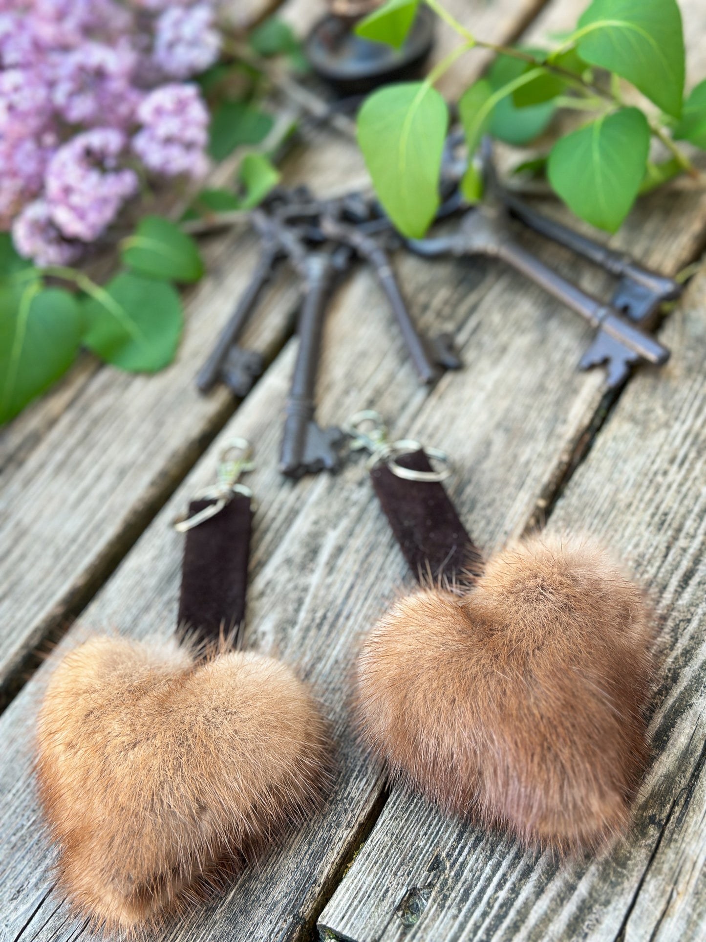 Porte clés en fourrure recyclée « p’tit coeur » Beige