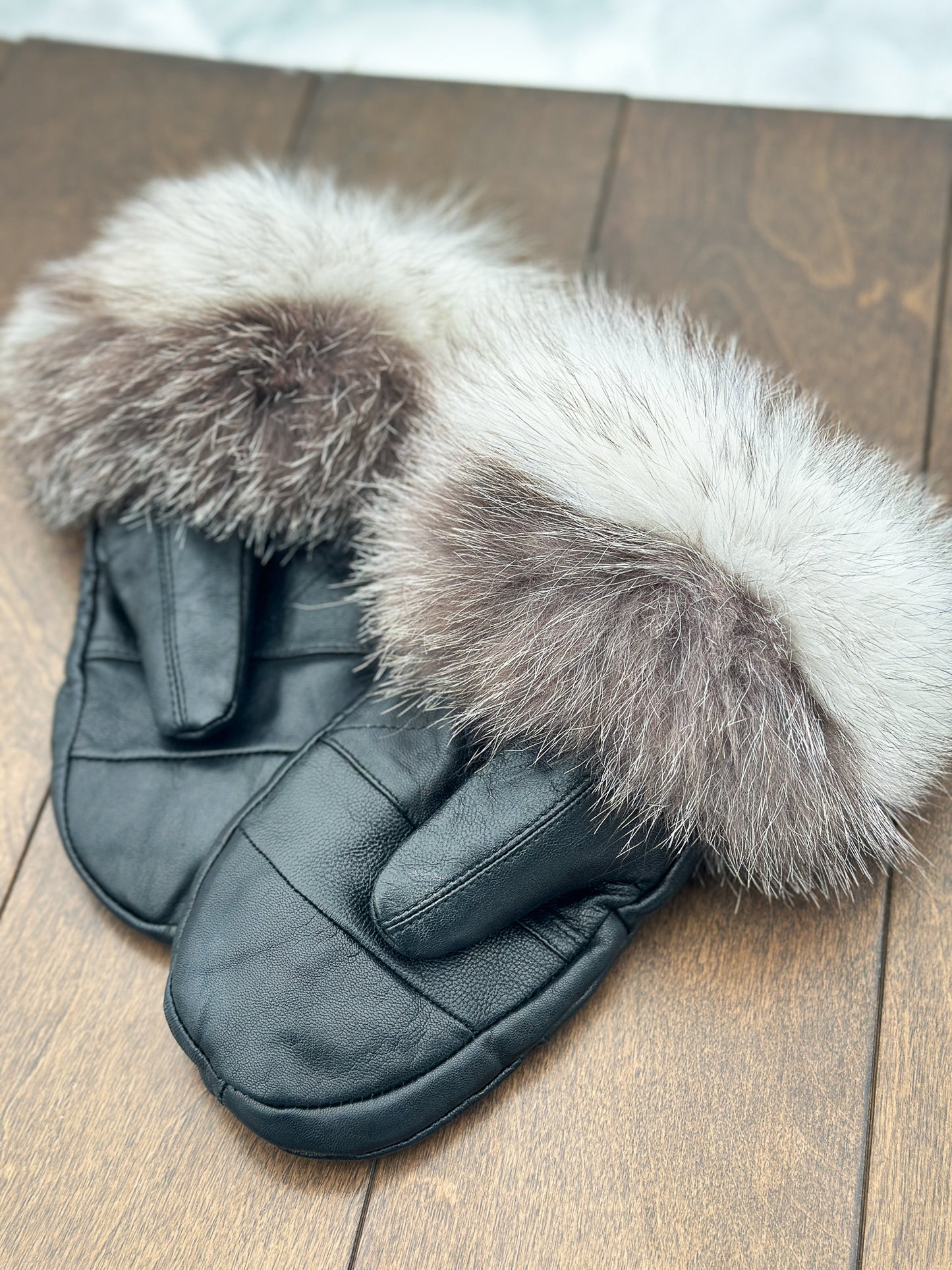 Mitaines en cuir noir avec fourrure recyclée- Renard