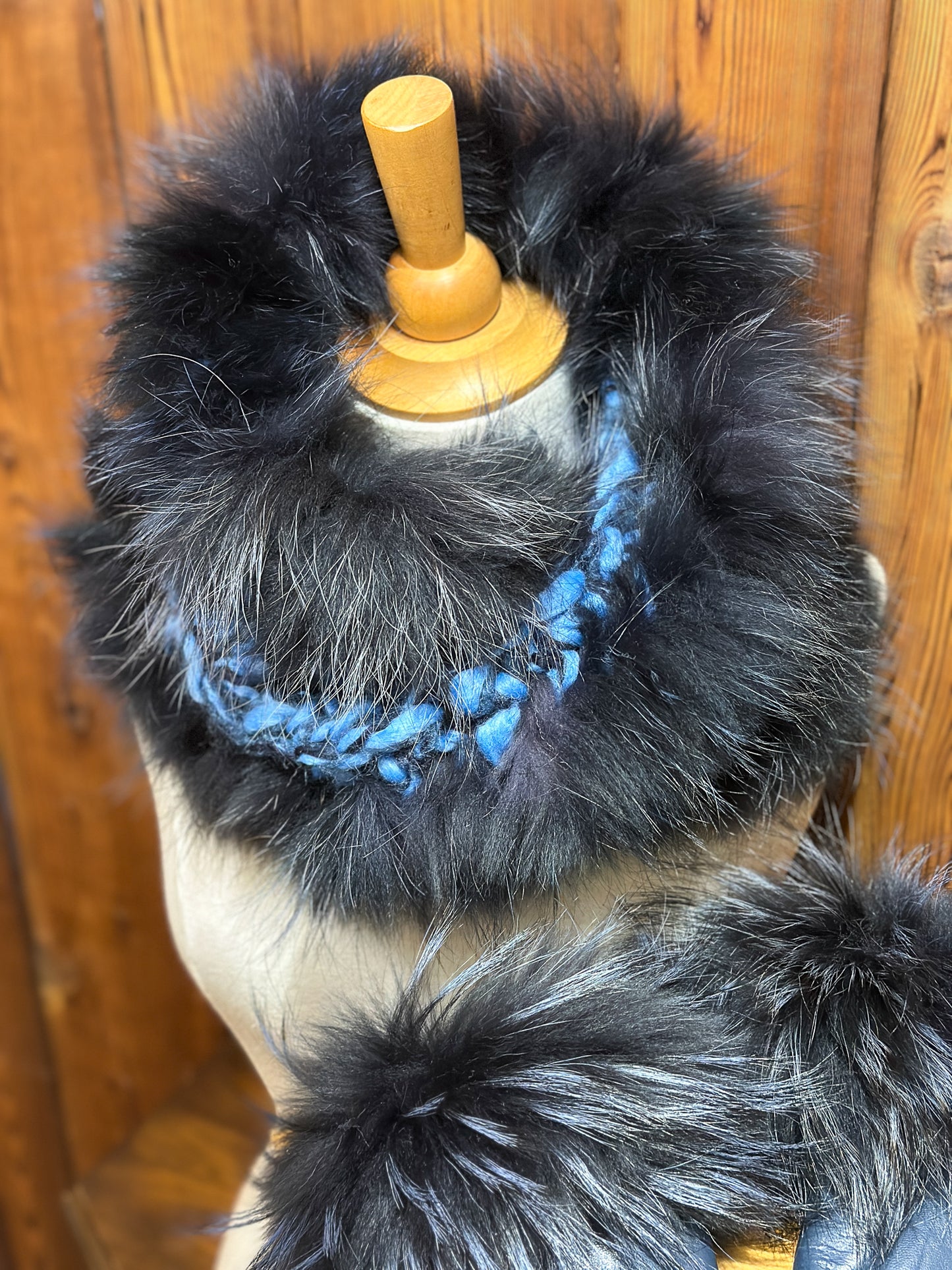 Ensemble Foulard et Mitaines Bleu avec fourrure recyclée - Renard