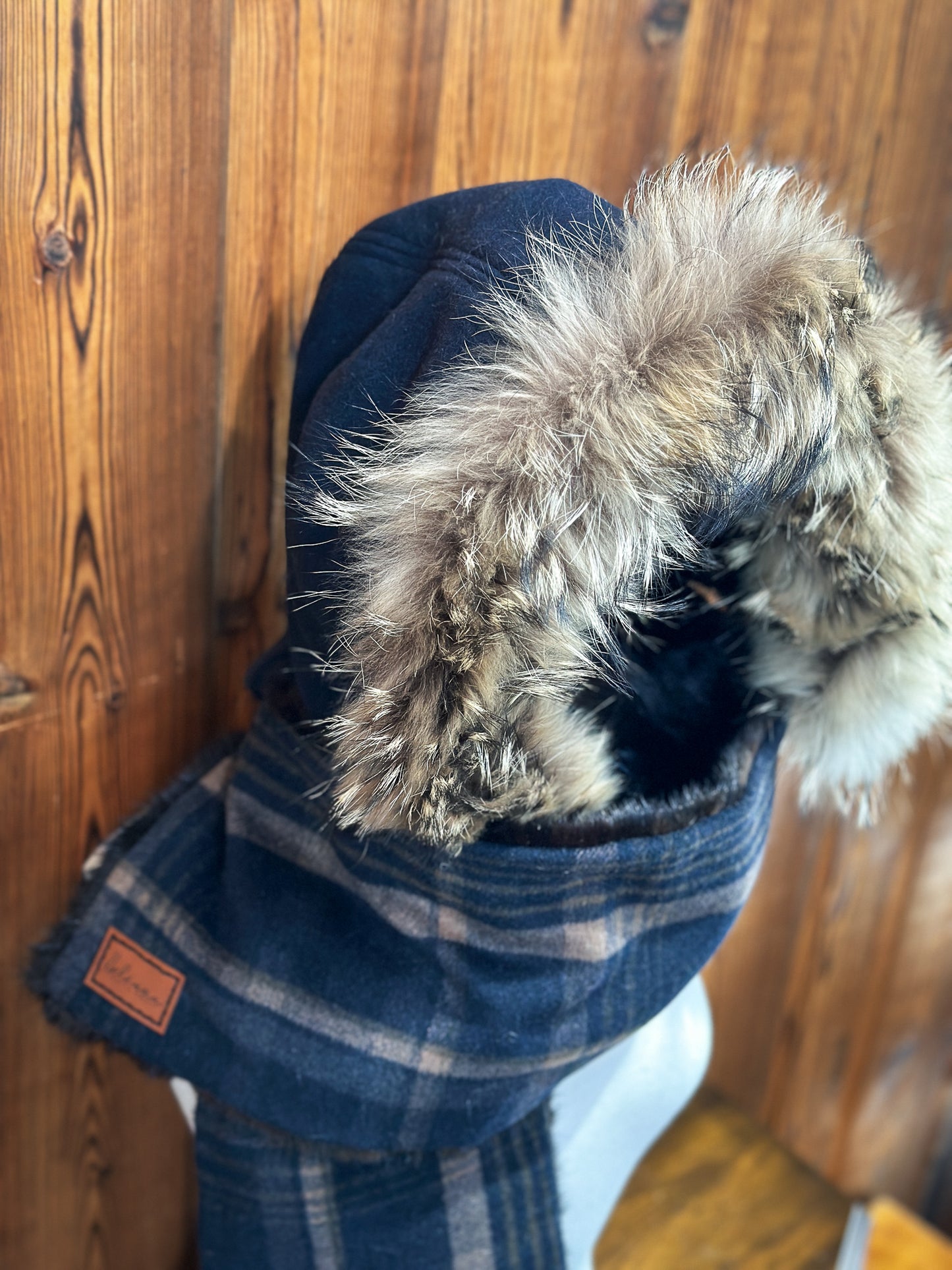 Foulard à capuchon amovible et réversible