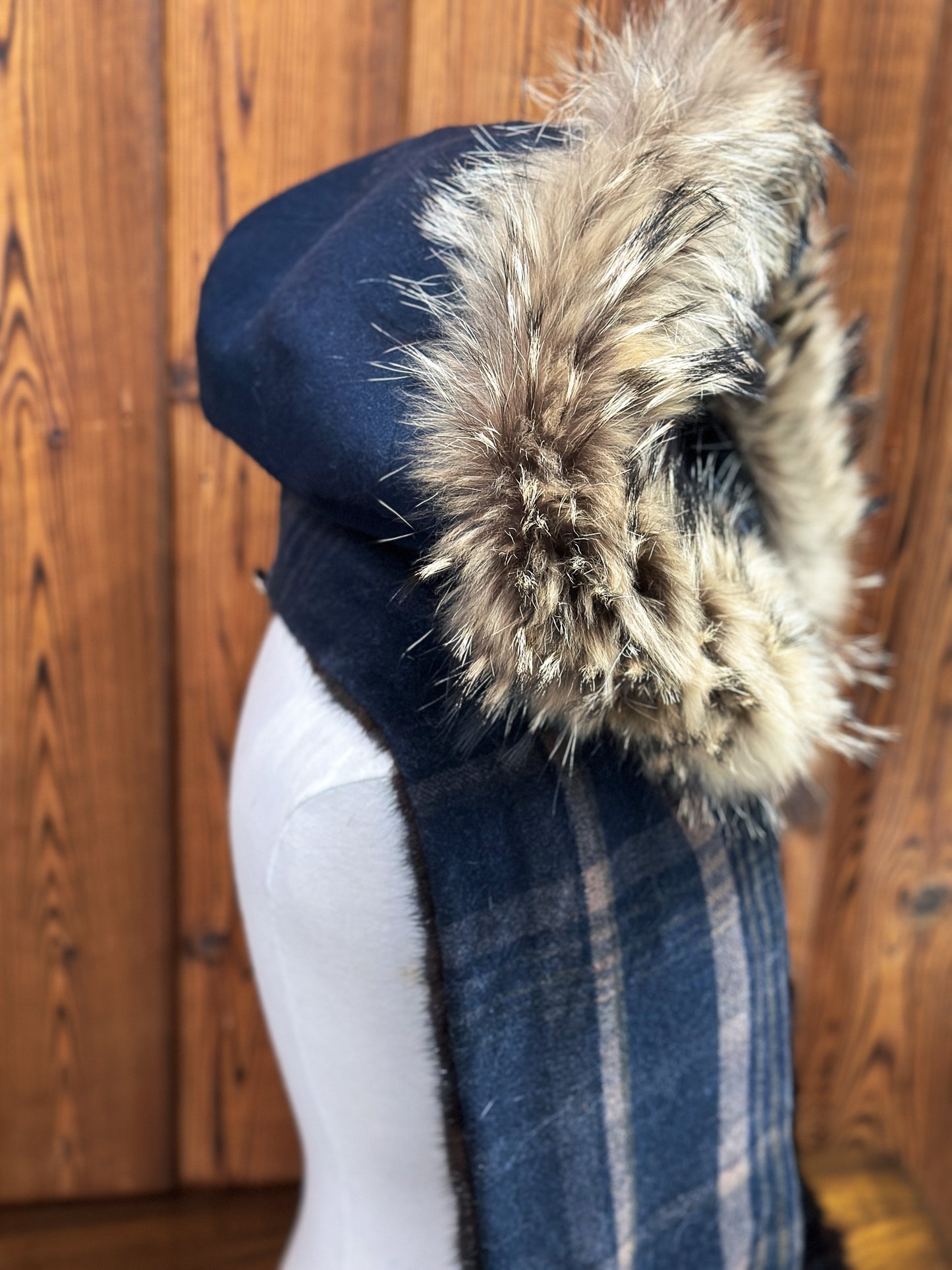 Foulard à capuchon amovible et réversible