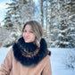 Foulard jaune et noir avec fourrure recyclée