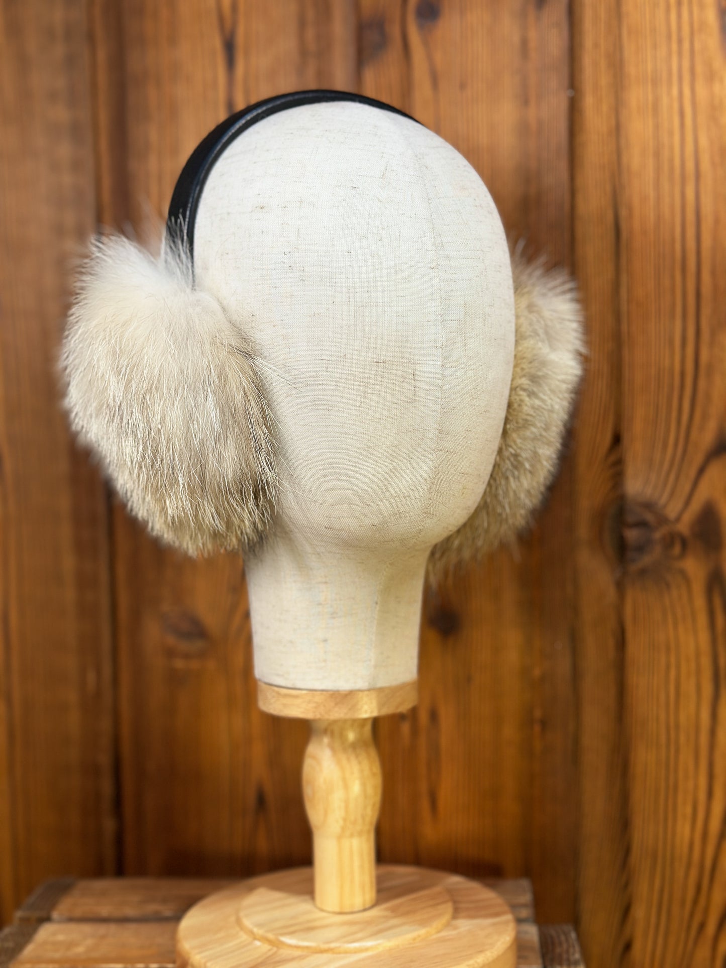 Cache-oreilles en fourrure recyclée, Coyote