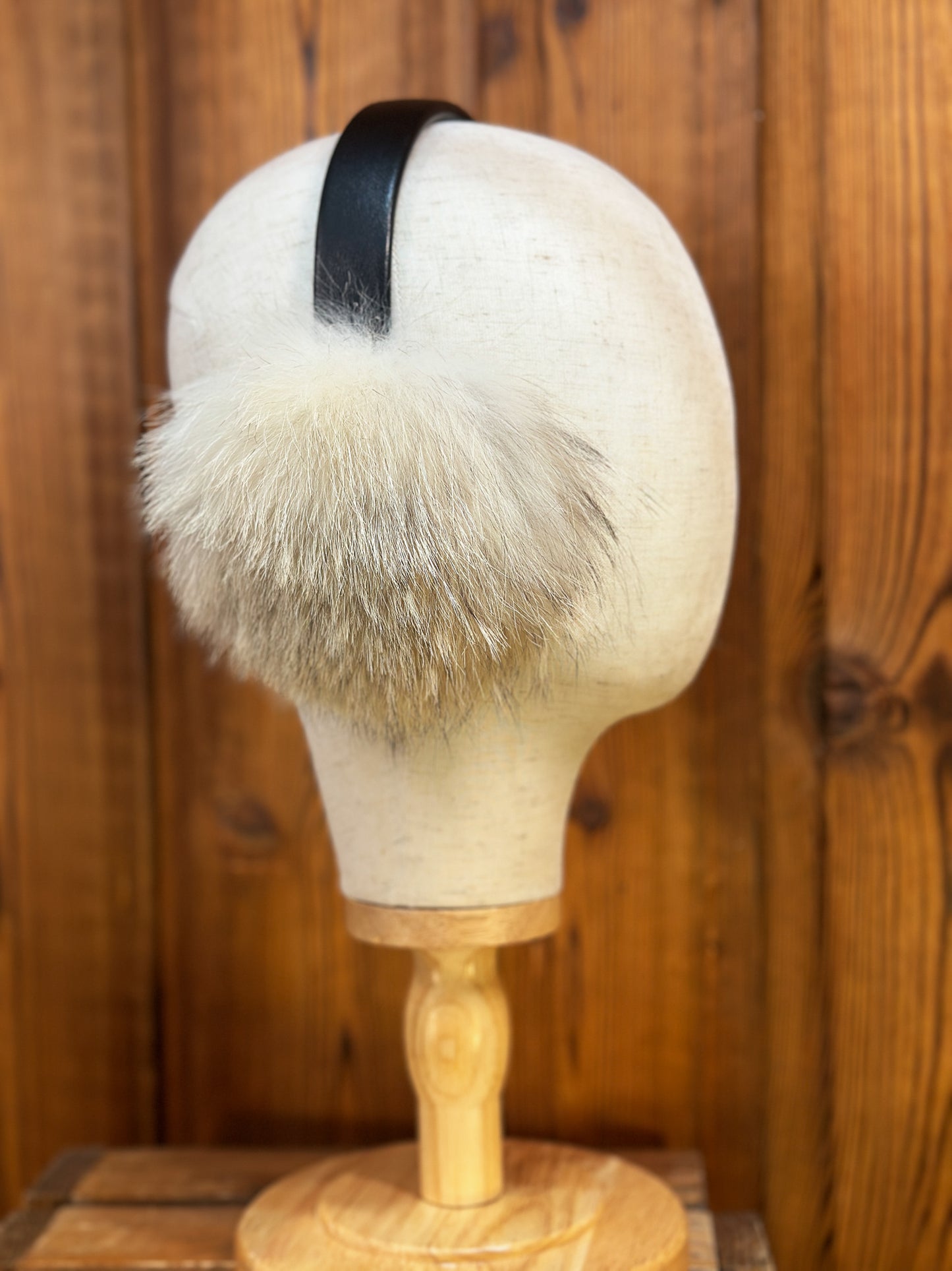 Cache-oreilles en fourrure recyclée, Coyote