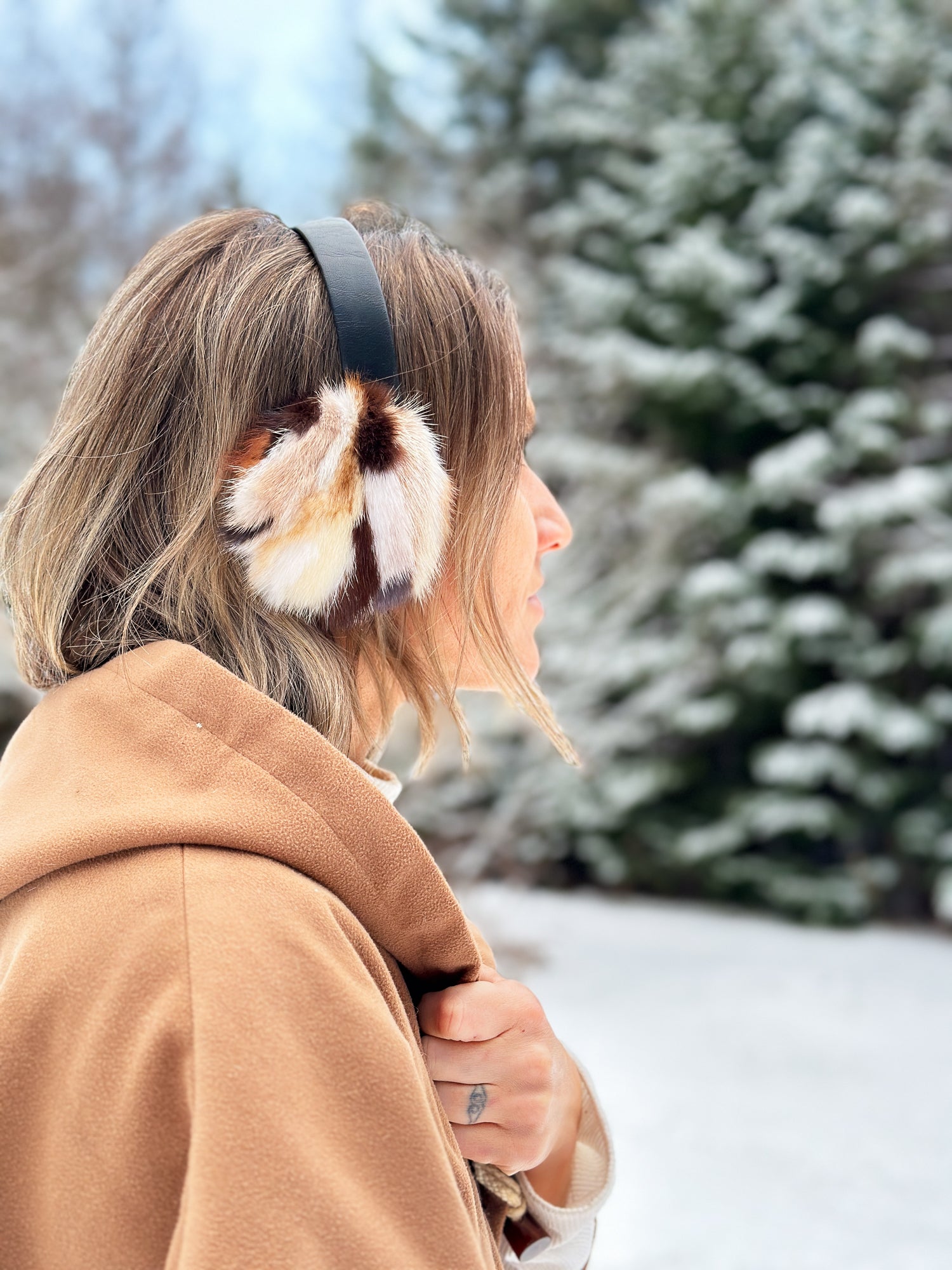 affronter l'hi=ver confortable avec des cache-oreilles unique fait à la main au Québec