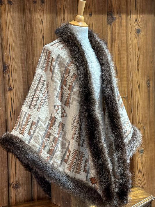 Shawl with fur