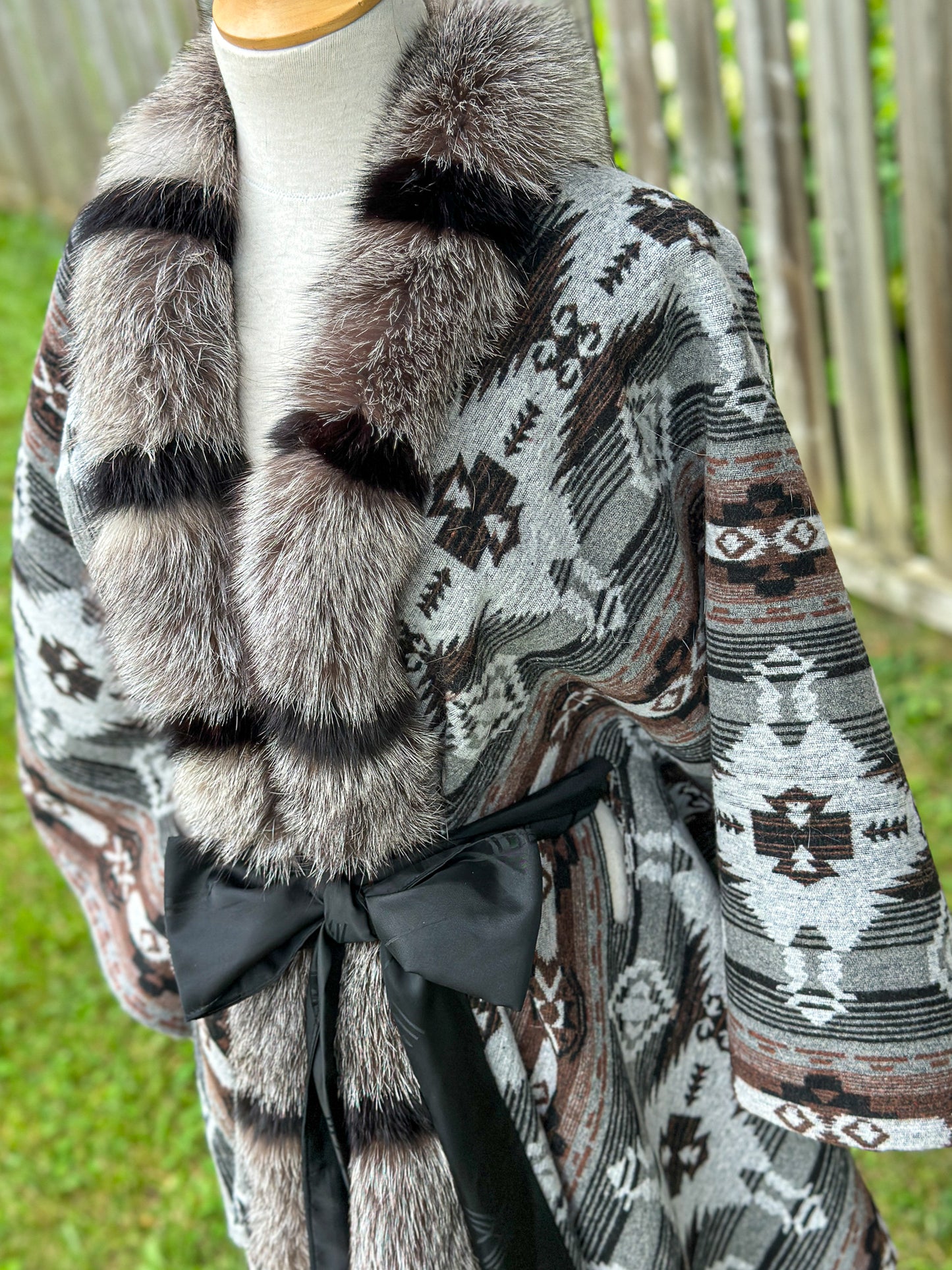 Châle couverture avec fourrure recyclée - Gris