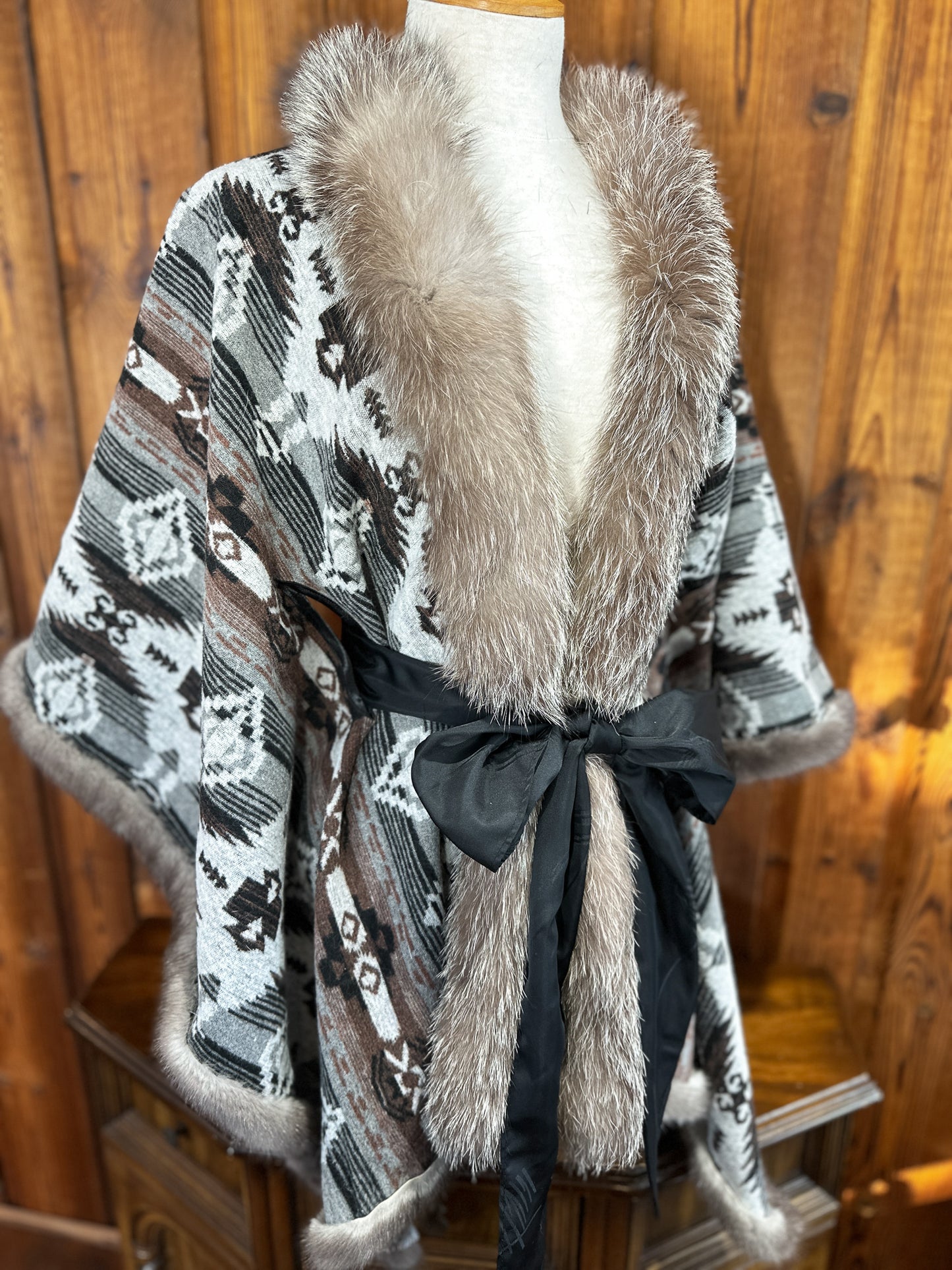 Châle couverture avec fourrure recyclée - Gris