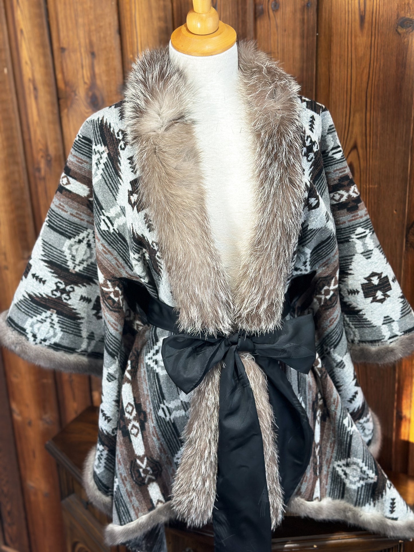 Châle couverture avec fourrure recyclée - Gris