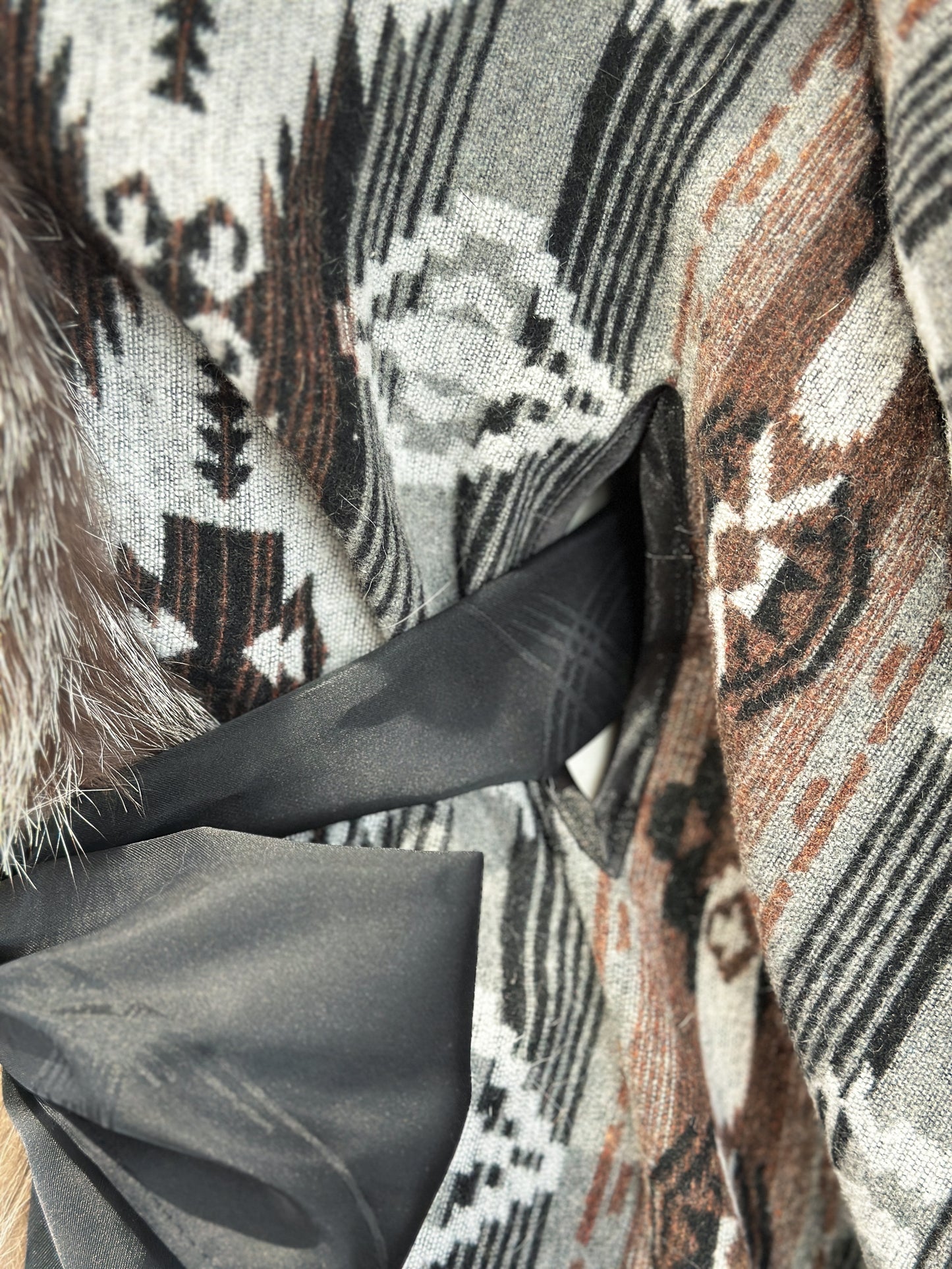 Châle couverture avec fourrure recyclée - Gris