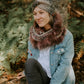 bandeau pour femme tricot torsadé en laine douce fait à la main women's headband in soft, handmade woolen cable knit