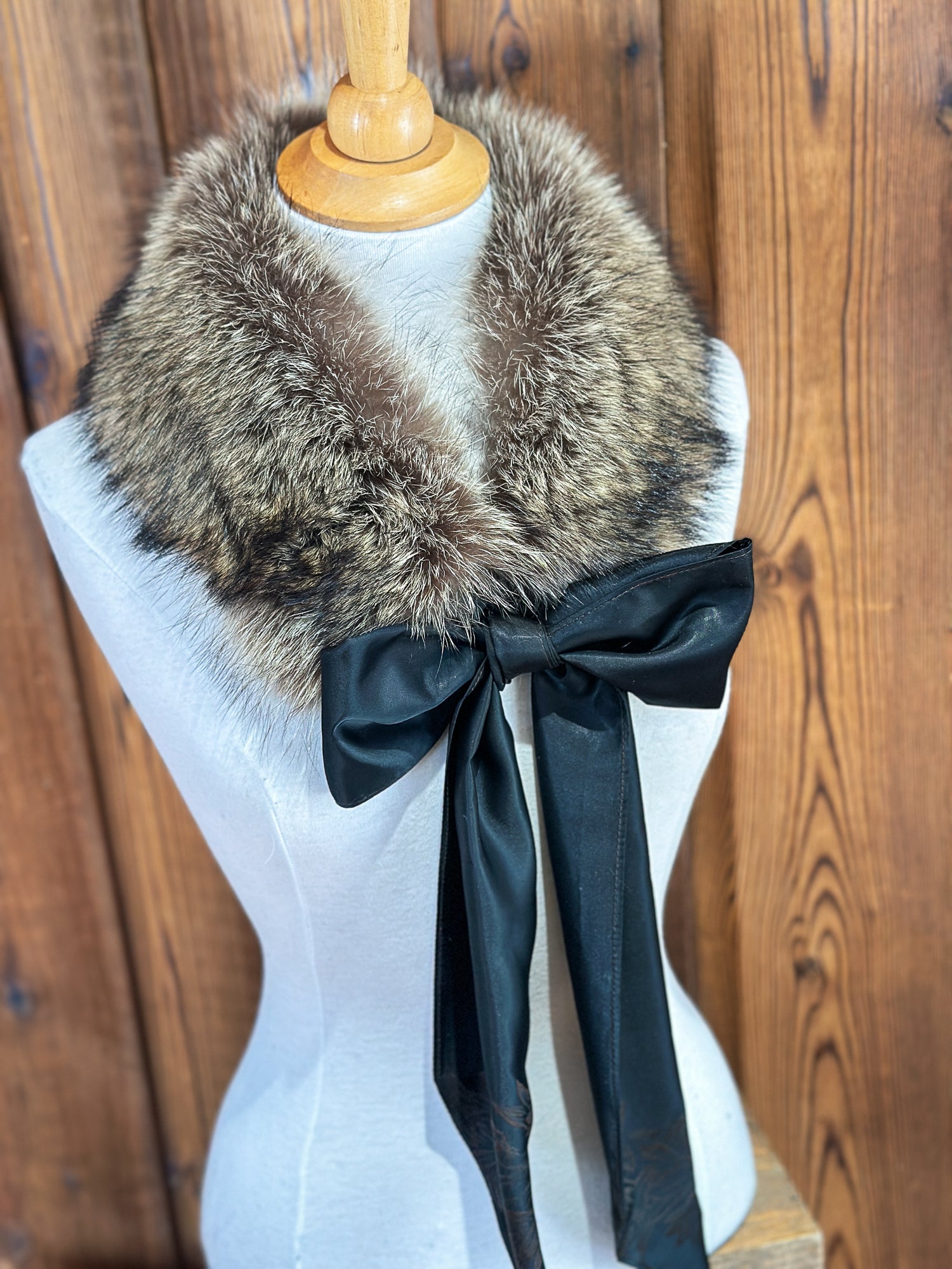 Col ajustable pour ajouté raffinement à n'importe quelle tenue