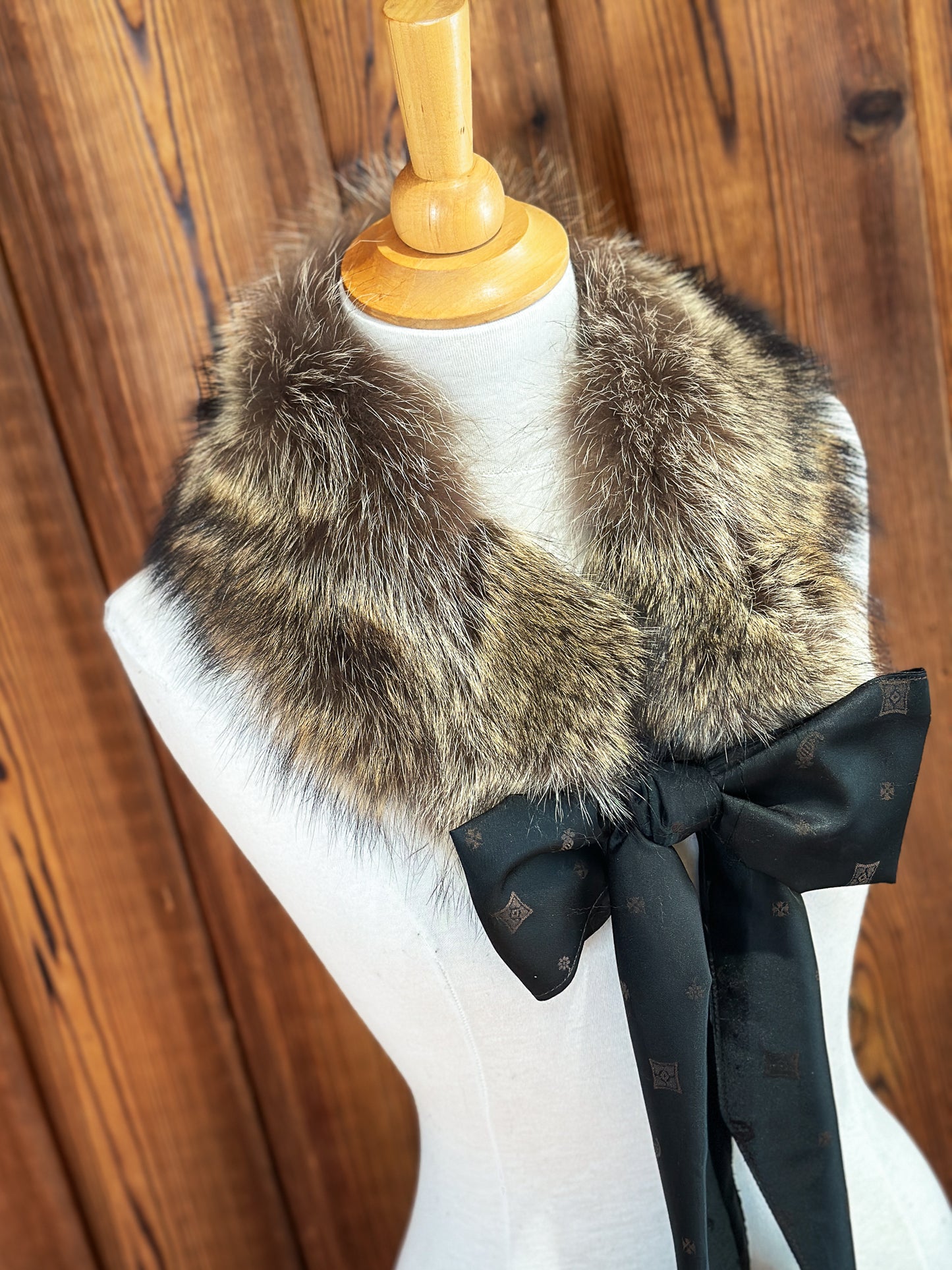 Foulard tout en fourrure avec boucle