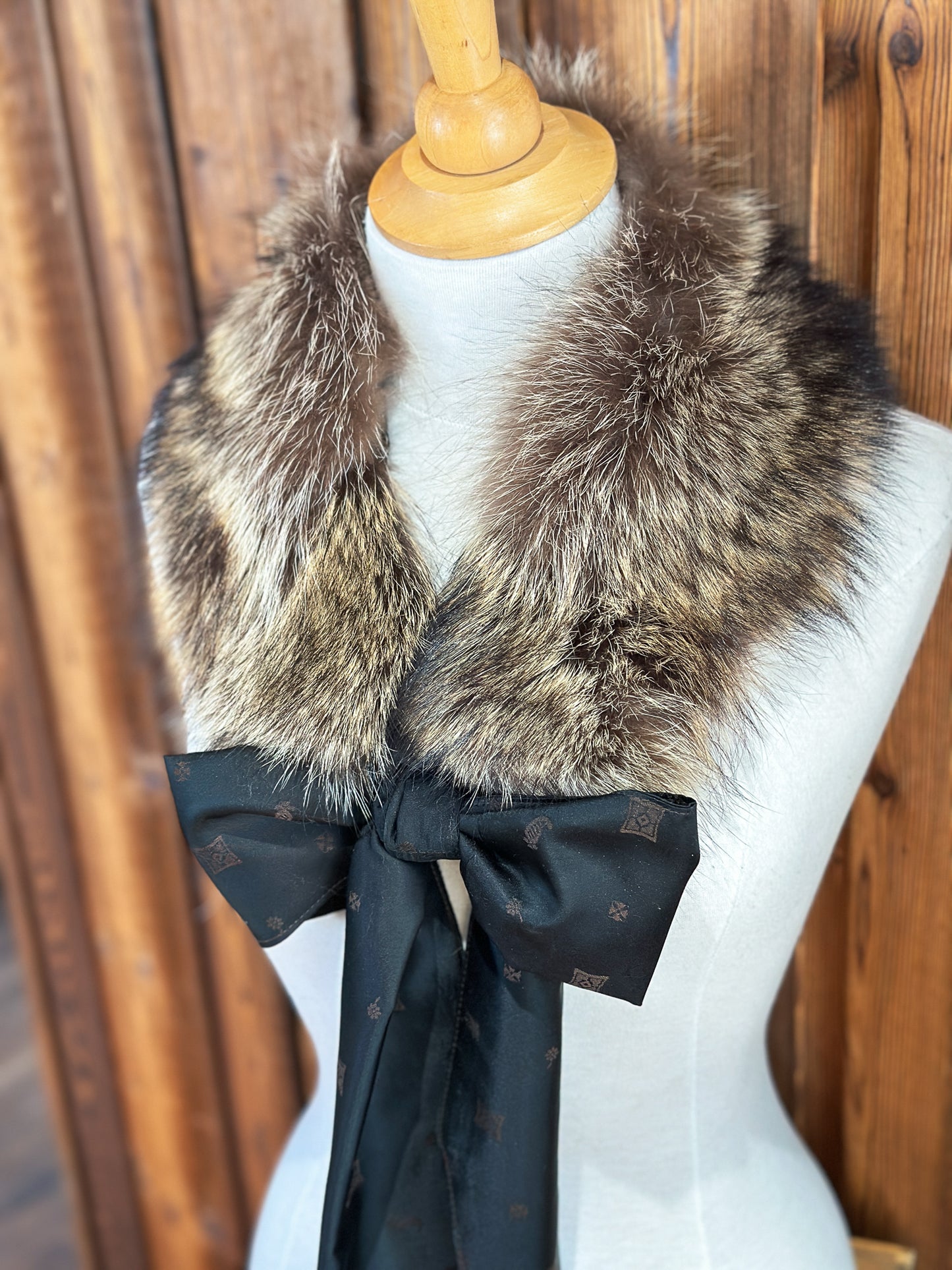 Foulard tout en fourrure avec boucle