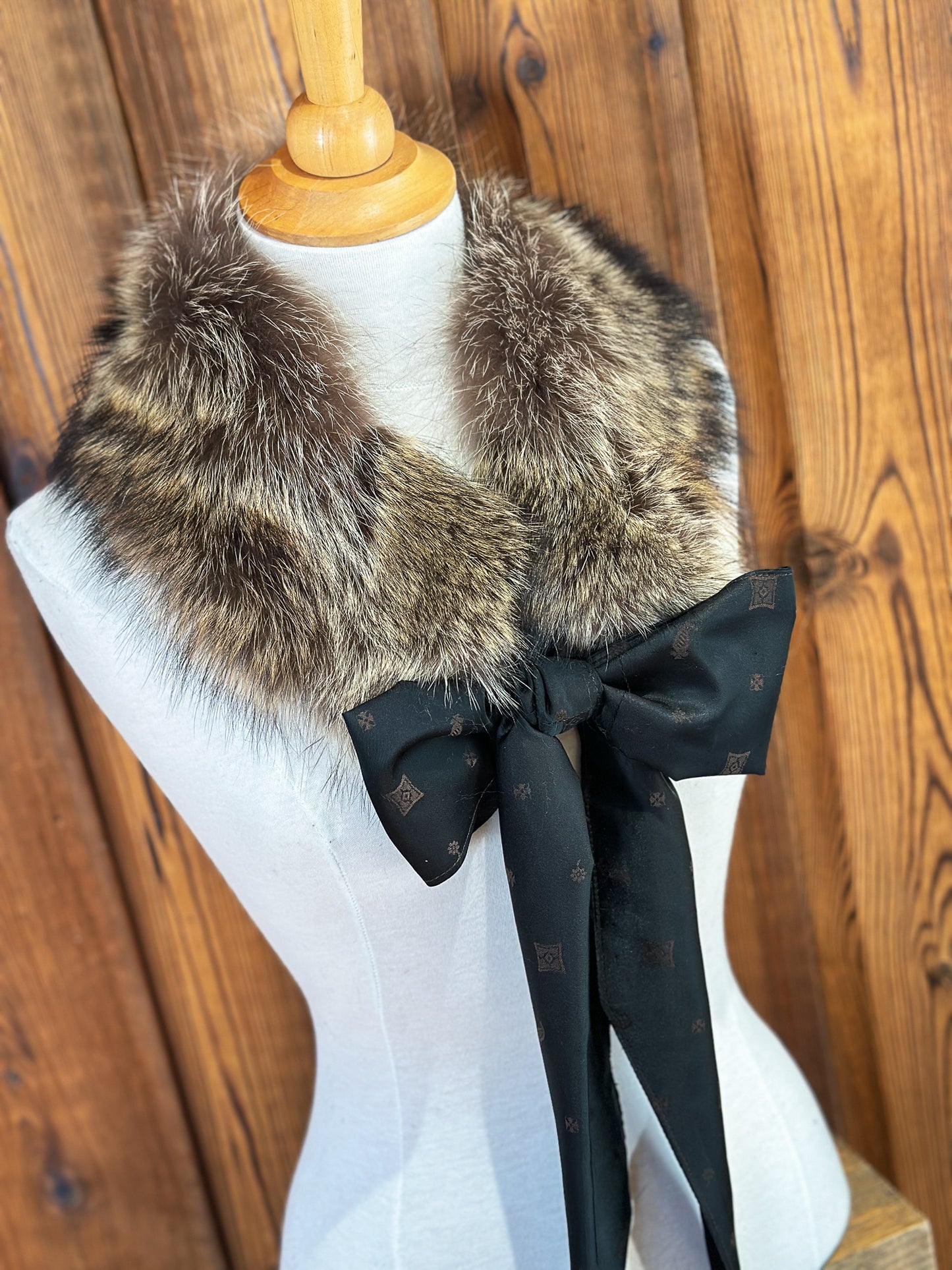 Foulard tout en fourrure avec boucle