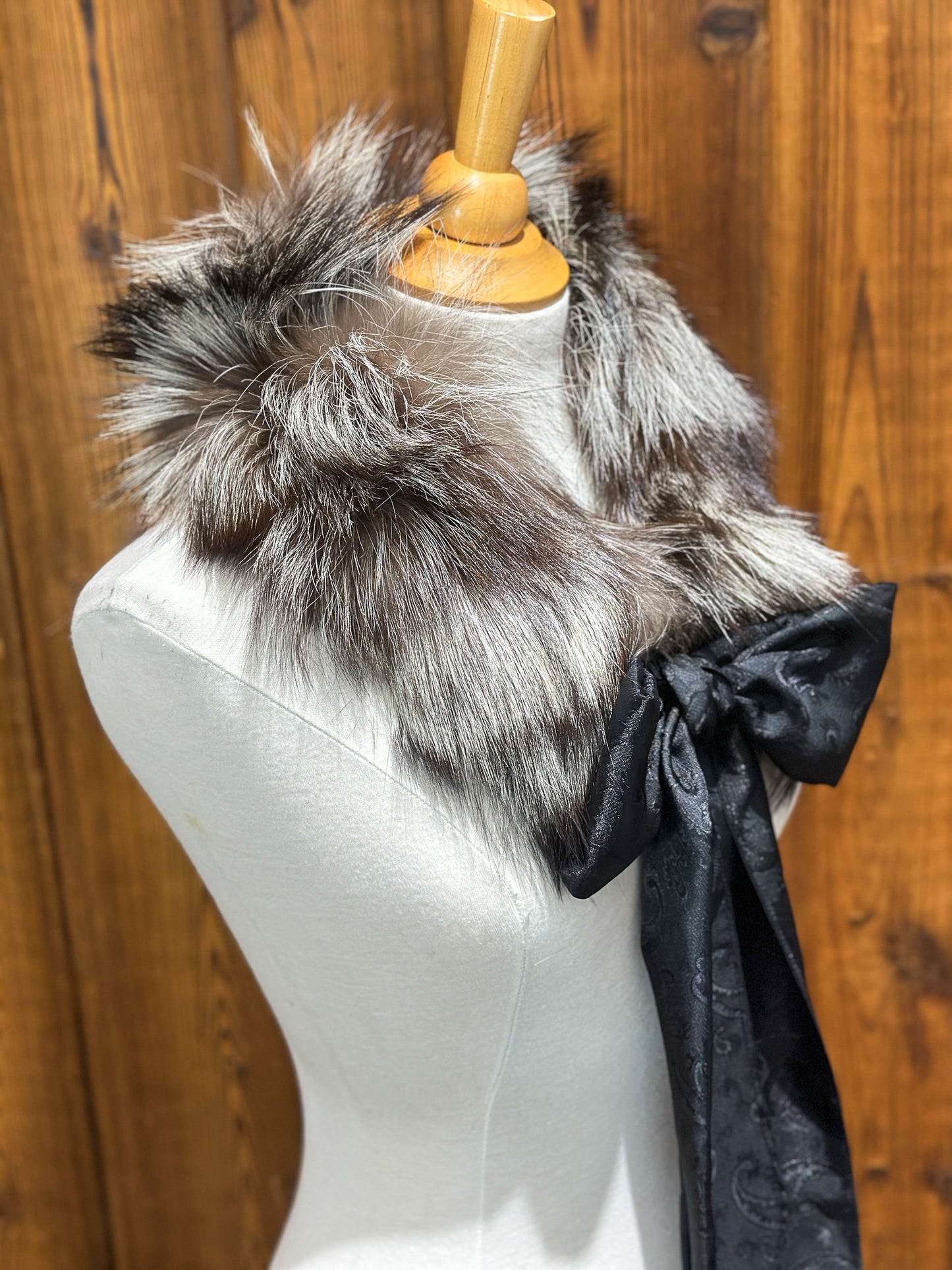 Foulard tout en fourrure avec boucle