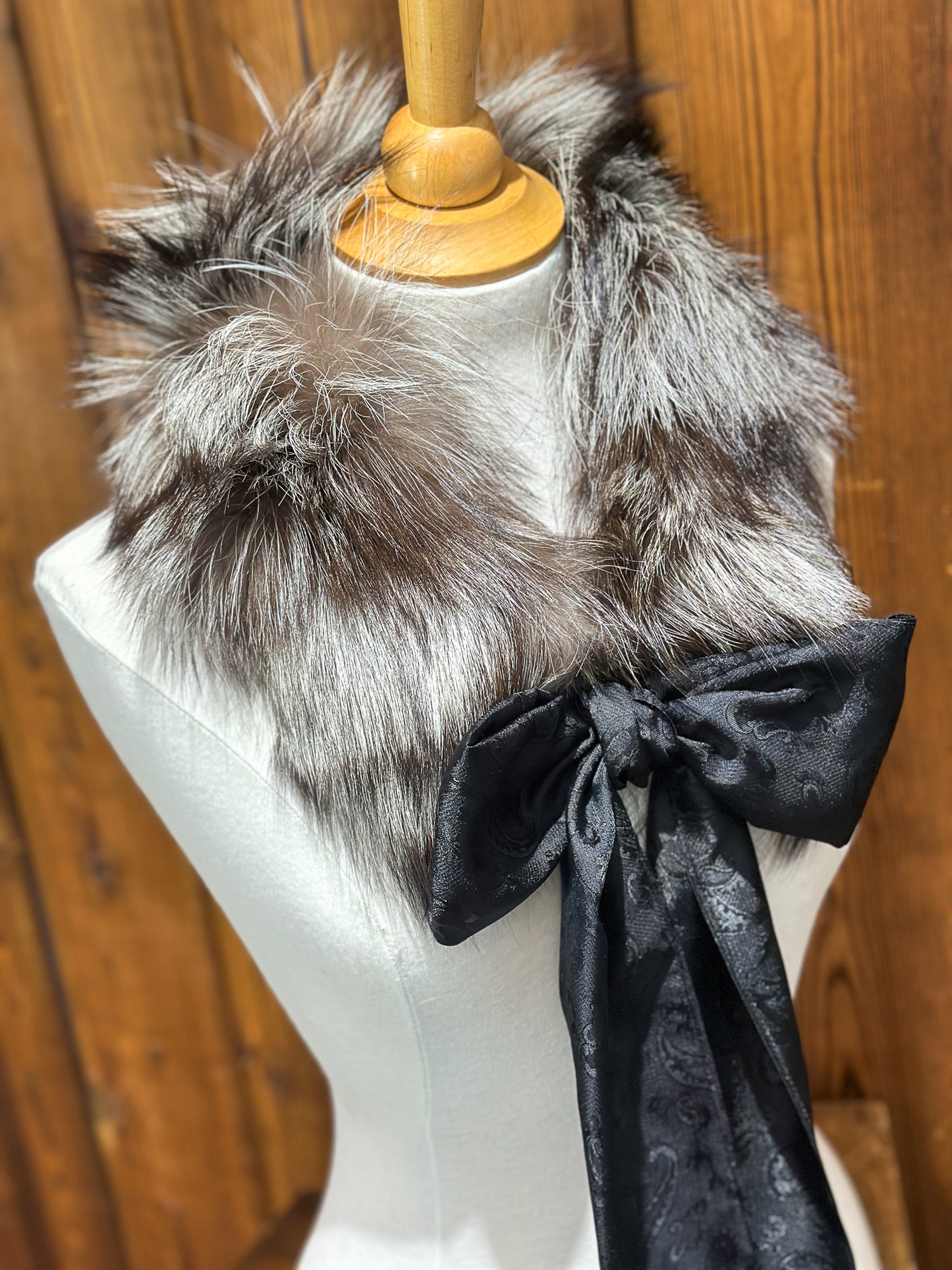 Foulard tout en fourrure avec boucle