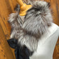 Foulard tout en fourrure avec boucle